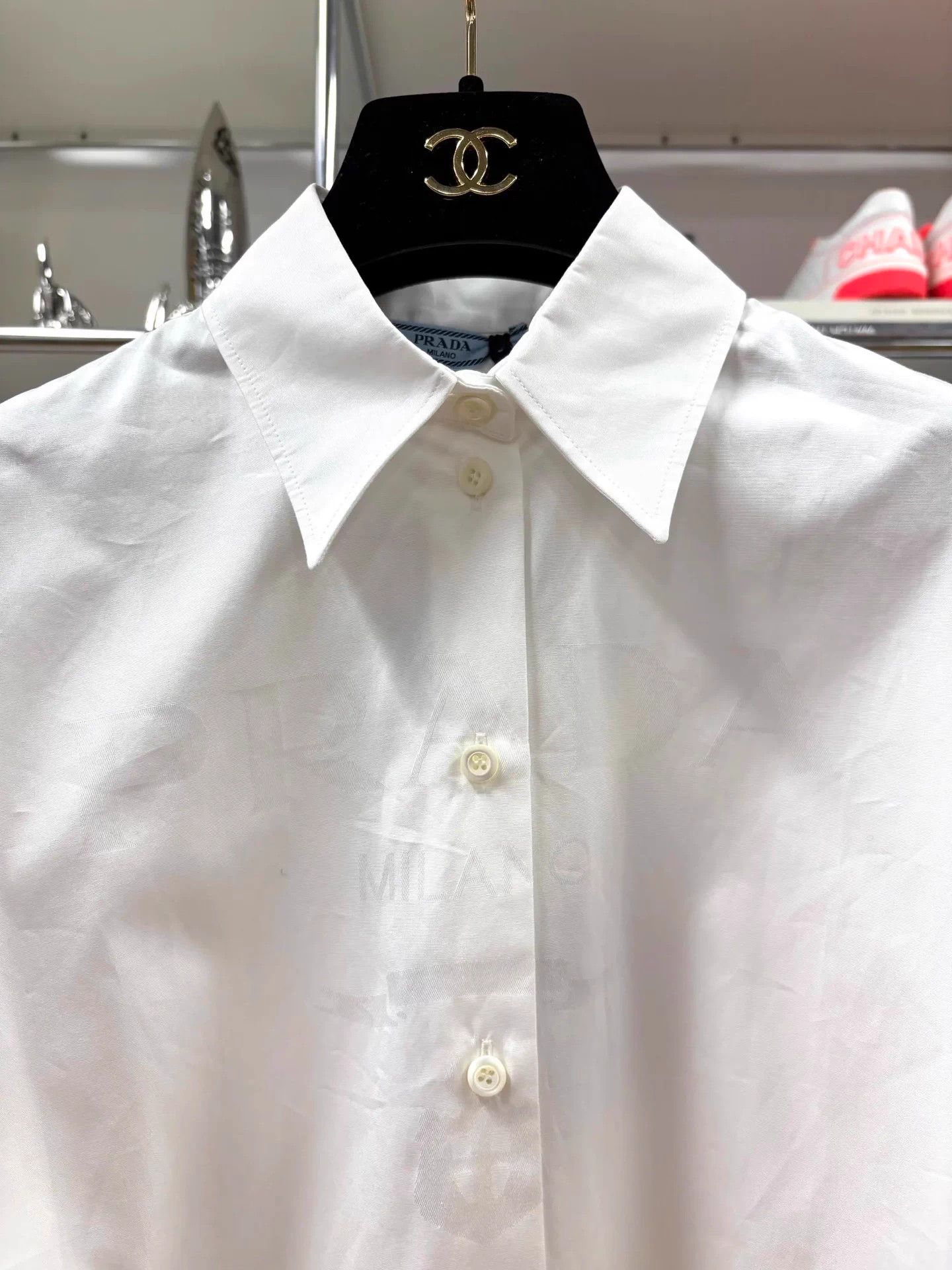 Prada Prada White Embossed Logo Short-Sleeve Oversized Shirt IT36 Size XS / US 0-2 / IT 36-38 - 3 Thumbnail
