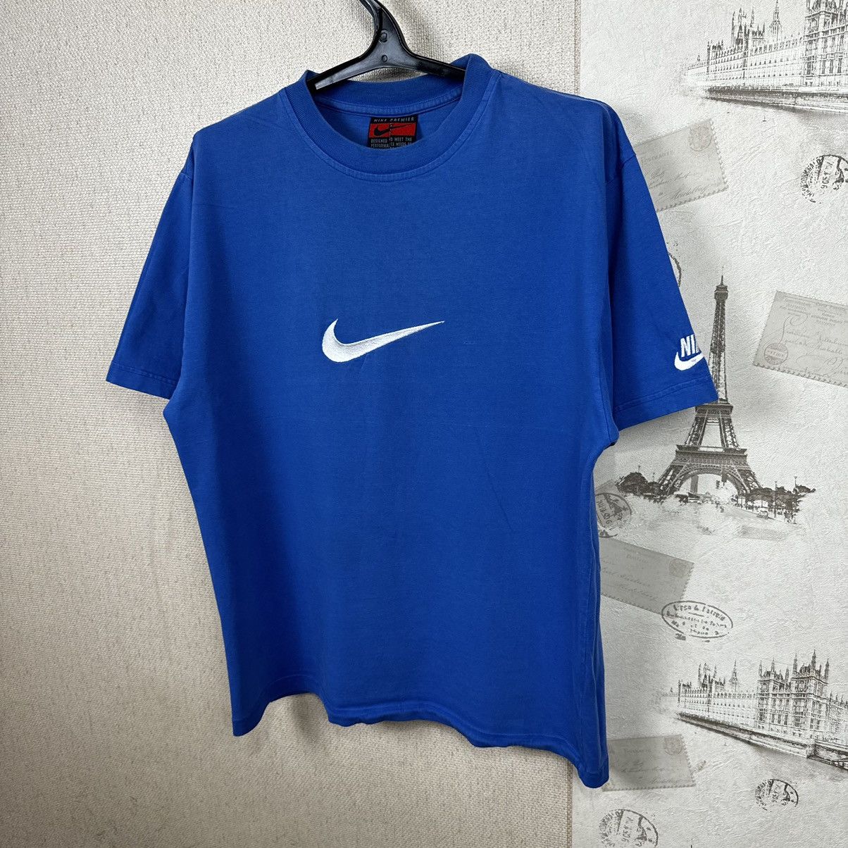 Nike × Vintage Vintage 90s Nike Premier T shirt Blue Centre Logo M Size US M / EU 48-50 / 2 - 6 Thumbnail