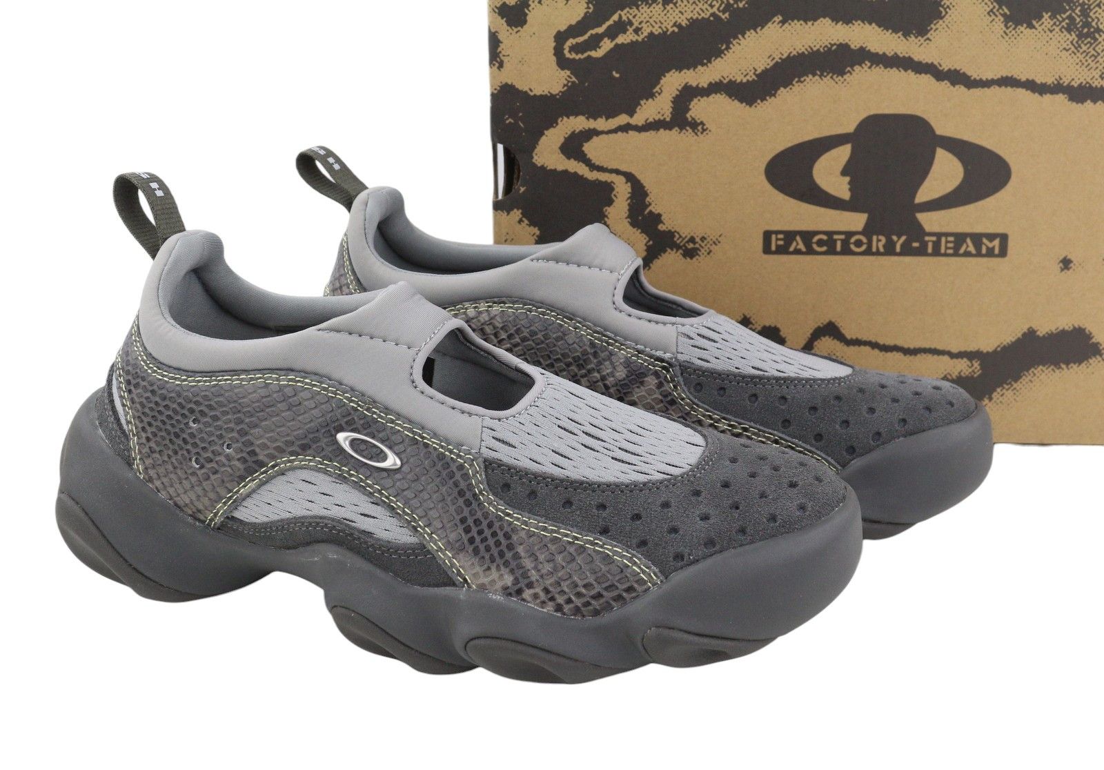 Oakley FACTORY TEAM X BRAIN DEAD PYTHON FLESH EU41 Pavement 87954 Size US 8 / EU 41 - 1 Thumbnail