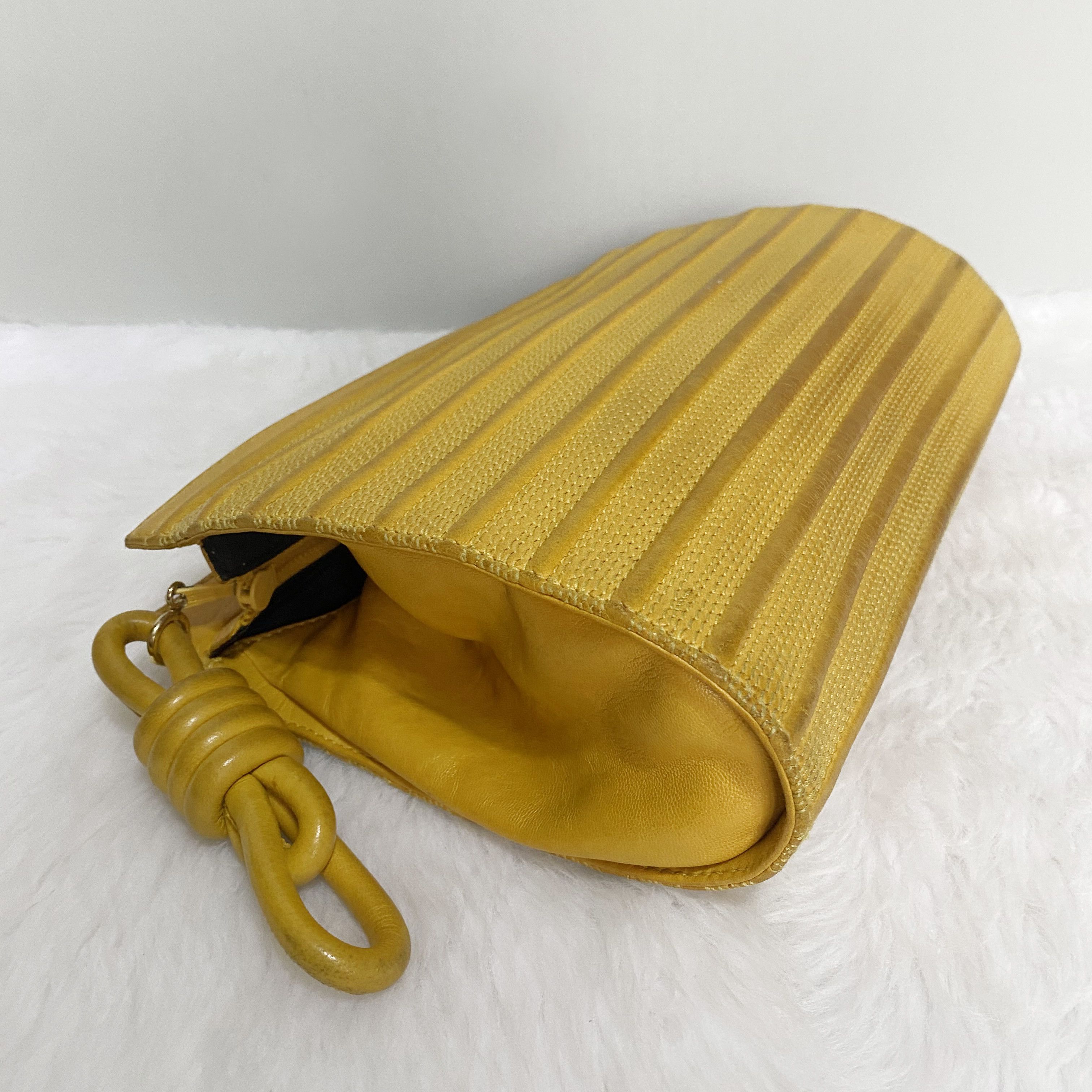 Loewe × Vintage Vintage Mustard Yellow Leather Clutch Bag Size ONE SIZE - 7 Thumbnail