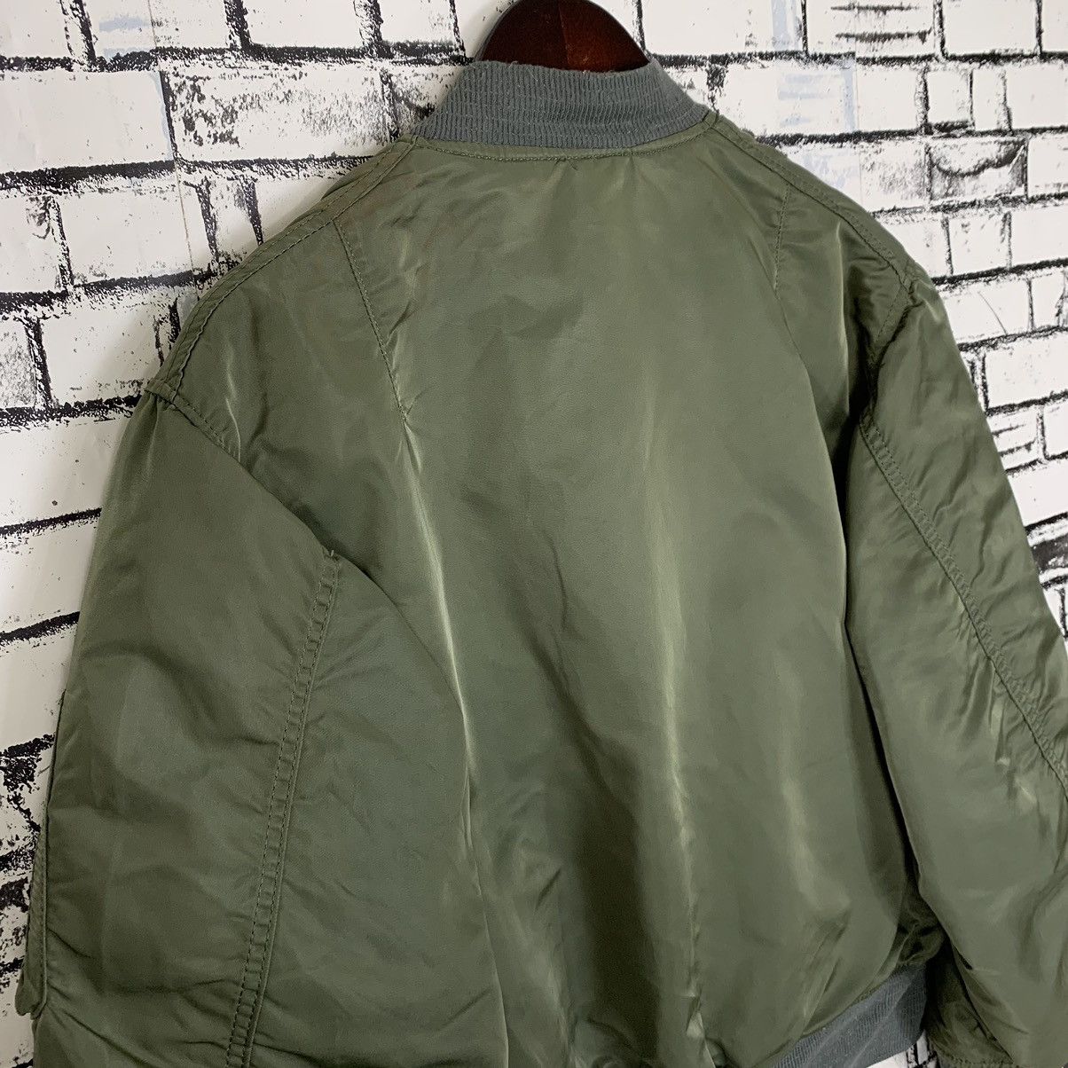 Alpha Industries Alpha Industries American Military Bomber Flight Jacket Size US L / EU 52-54 / 3 - 13 Thumbnail