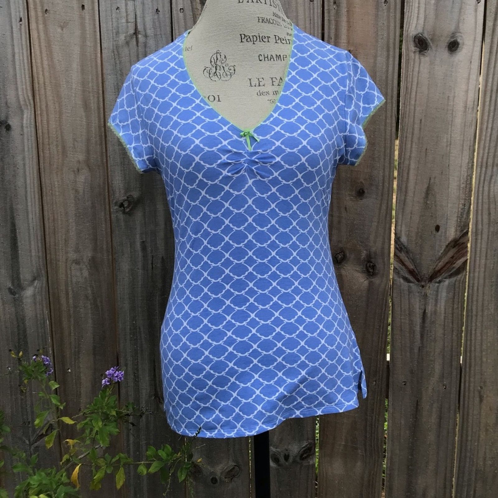 Lilly Pulitzer Lilly Pulitzer cotton tee lace edging pajama top size small Size S / US 4 / IT 40 - 5 Thumbnail