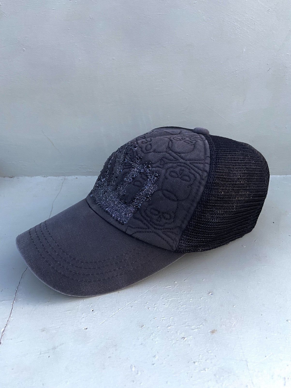 If Six Was Nine 2000s Diablo zircon studded crown trucker hat Size ONE SIZE - 2 Thumbnail