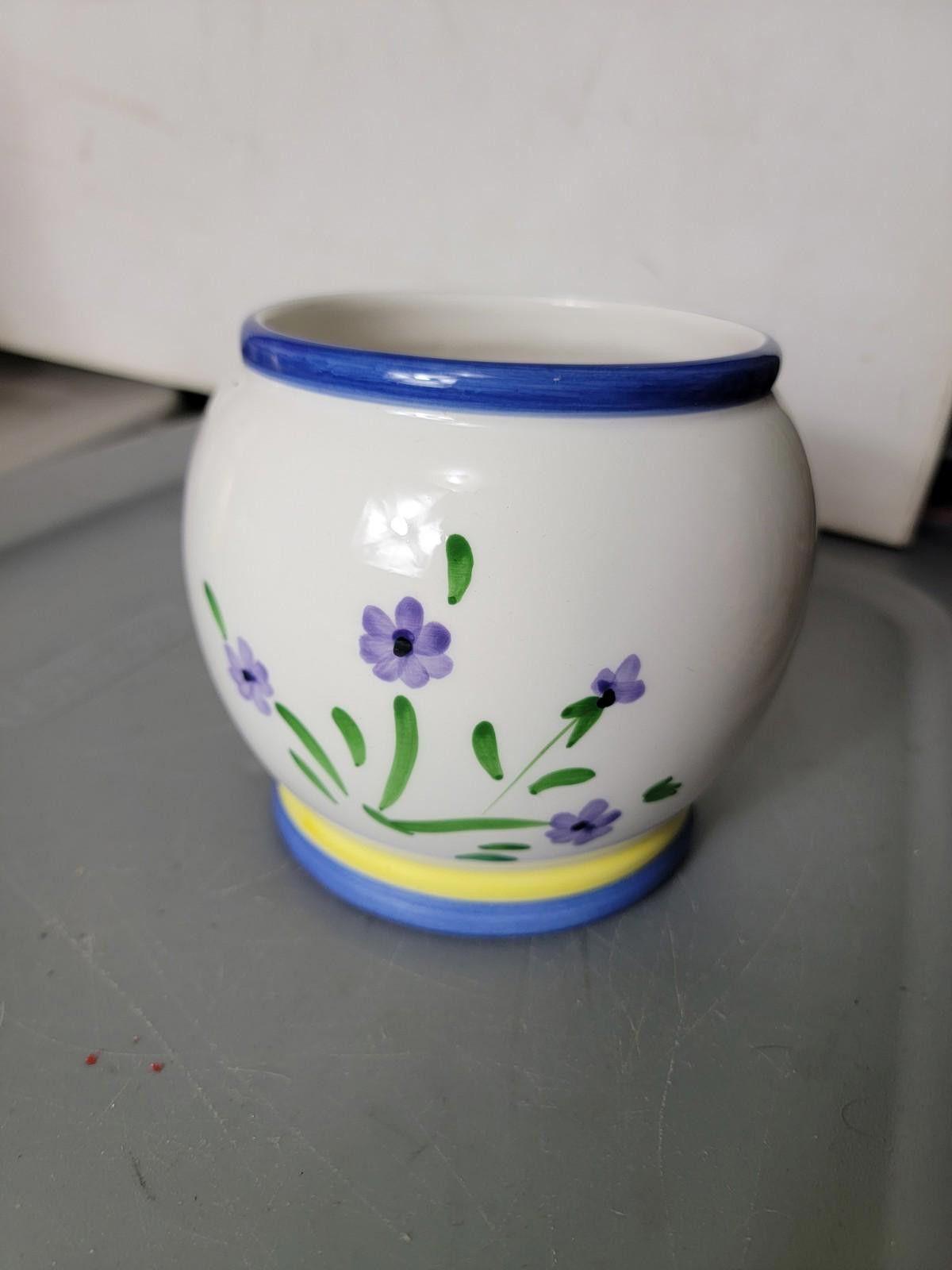 Designer Large Flower Vase Ceramic White With Flowers Floral Size ONE SIZE - 1 Thumbnail