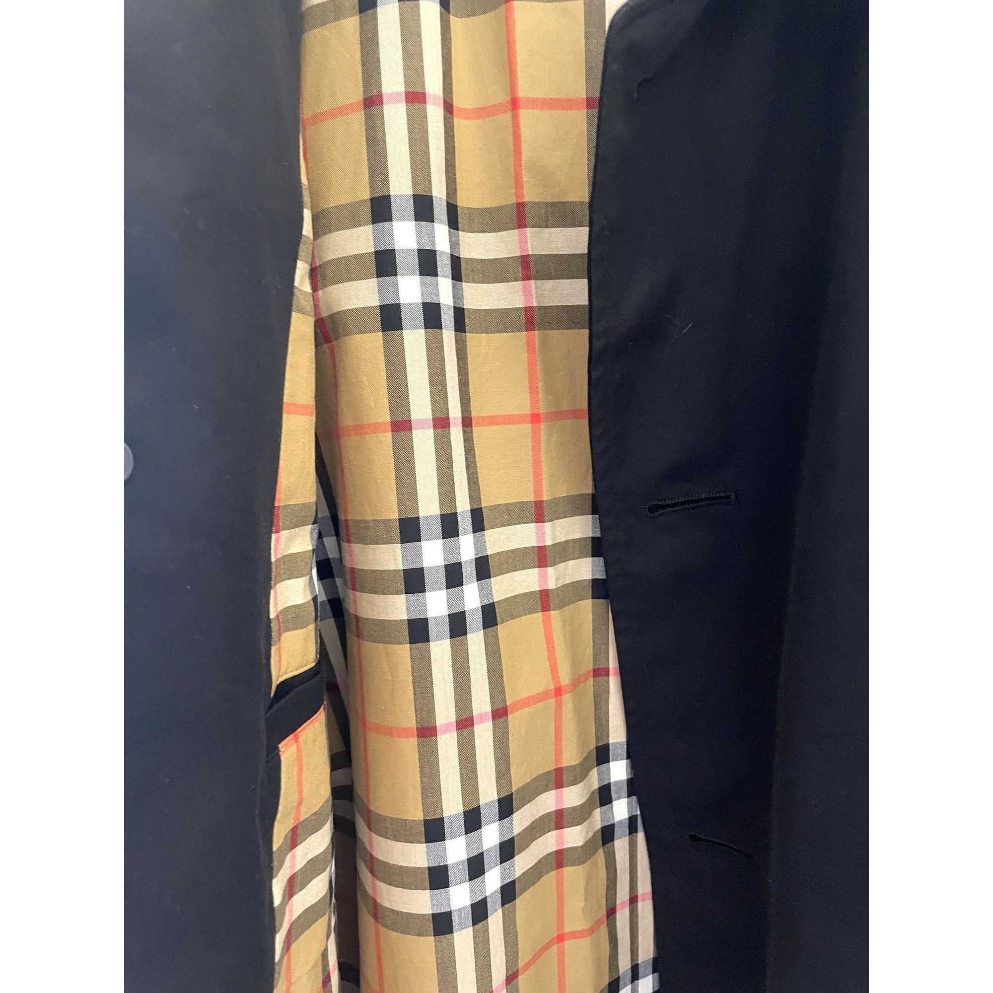 Burberry Burberry Black Trench Coat With Graphic Embroidery & Signatu Size US L / EU 52-54 / 3 - 12 Thumbnail