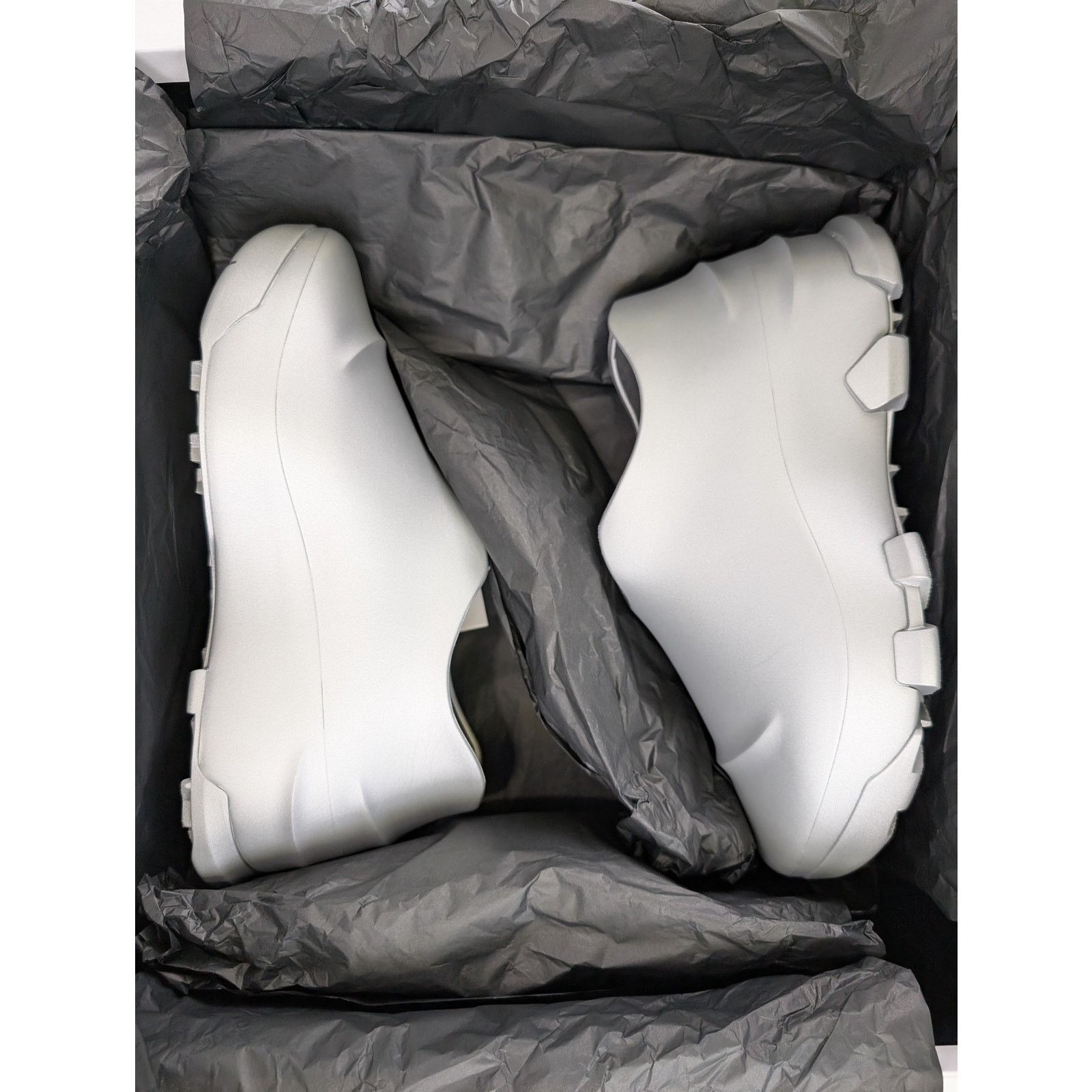 Givenchy o1rshd1 Show Low Shoe Boots in Silvery Size US 7 / EU 40 - 15 Thumbnail