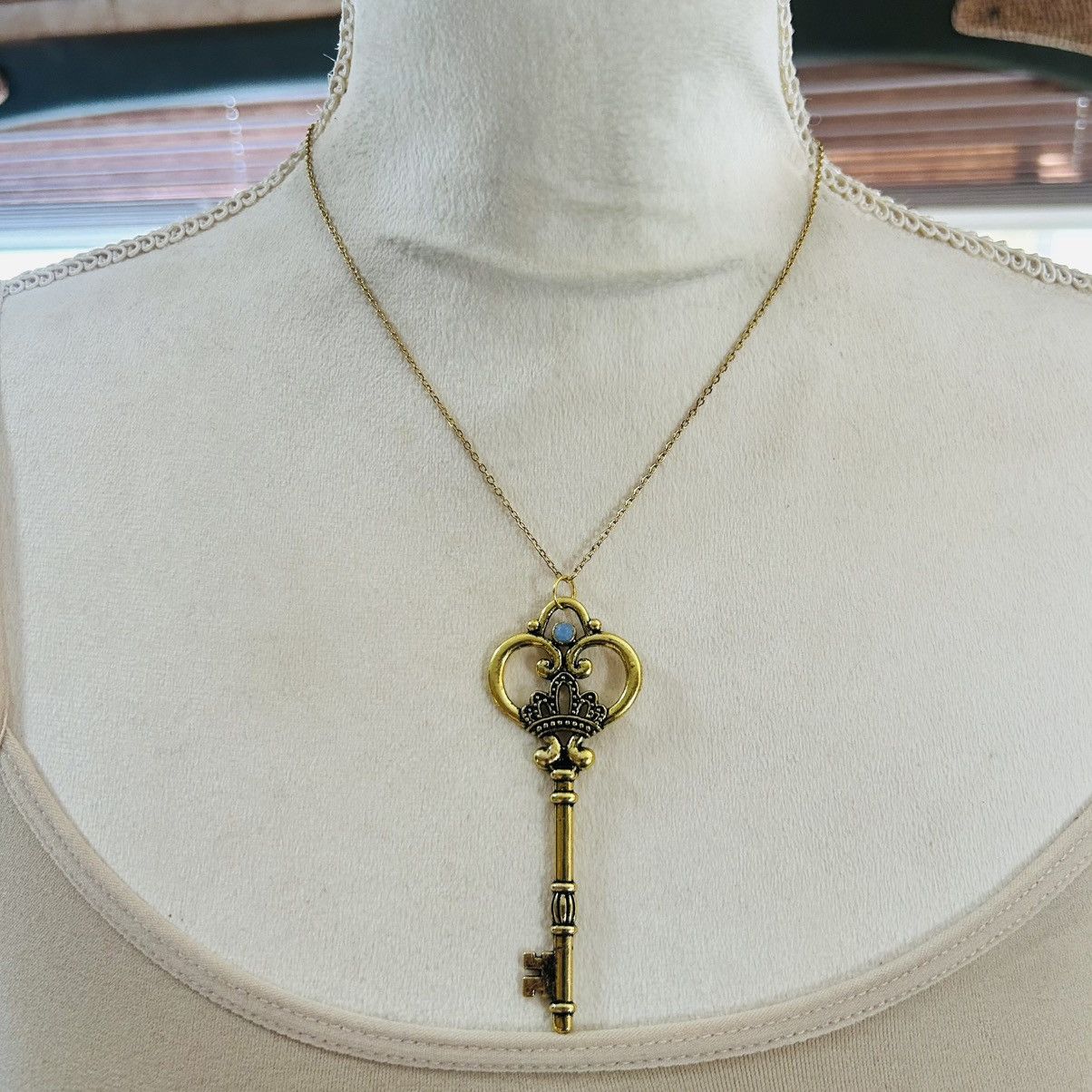 Vintage Vintage fancy crown faux opal gold skeleton key necklace Size ONE SIZE - 2 Thumbnail