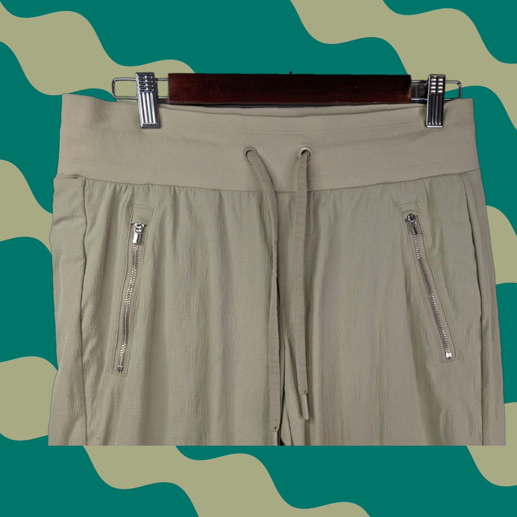Athleta Athleta Jogger Pants Womens 6 Beige Nylon Spandex Trekkie Outdoor Hiking Ripstop Pockets 405726 Size 28" / US 6 / IT 42 - 1 Thumbnail