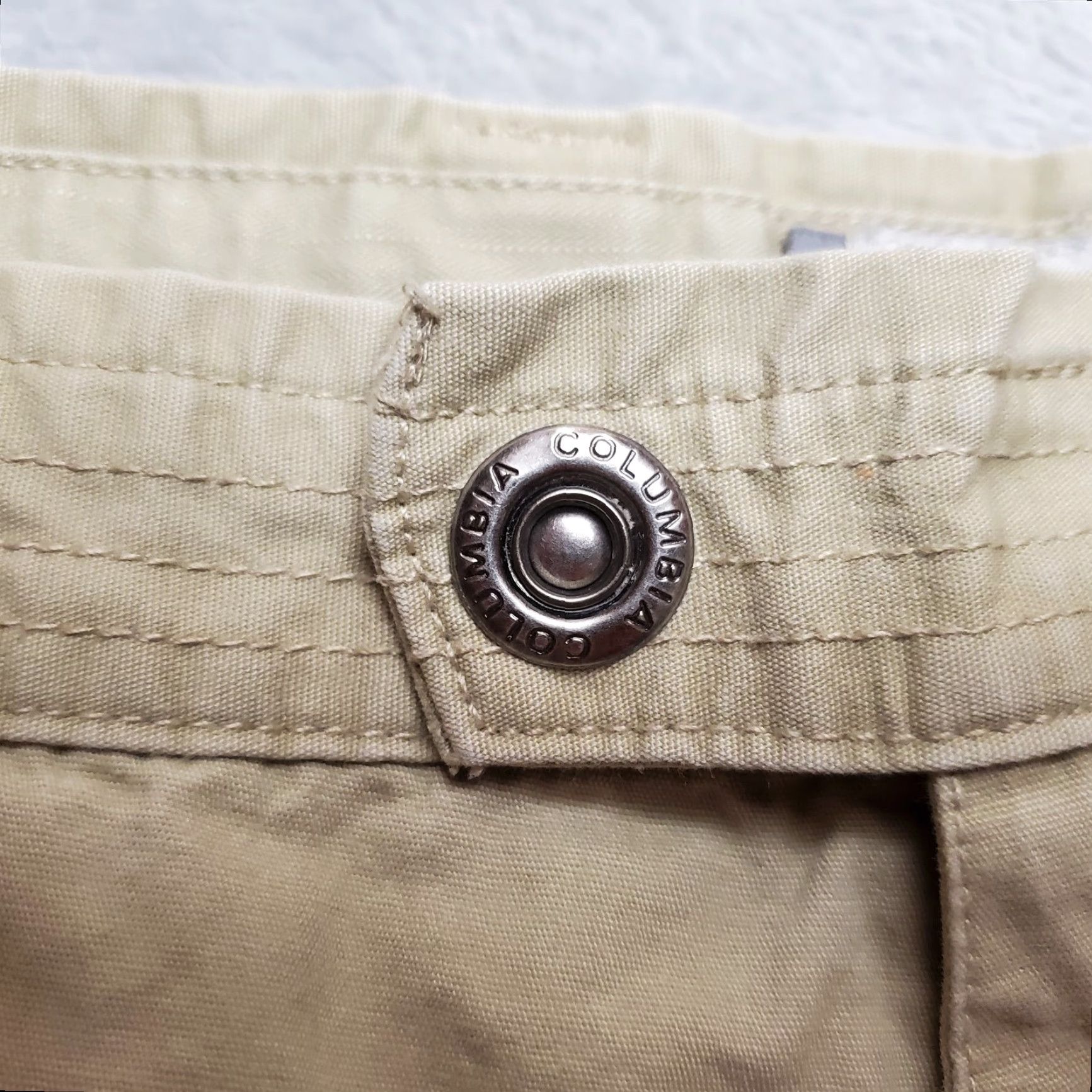 Vintage Columbia Cargo Shorts Men 38 Flat Front Khaki Outdoors Hiking Casual Beige Canvas Pockets Mens Size US 38 / EU 54 - 3 Thumbnail