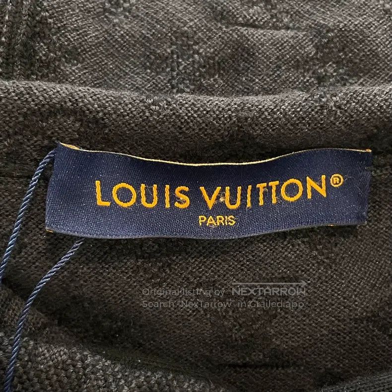 Louis Vuitton Louis Vuitton Black Logo-embossed full-face long-sleeve sw Size US M / EU 48-50 / 2 - 5 Thumbnail