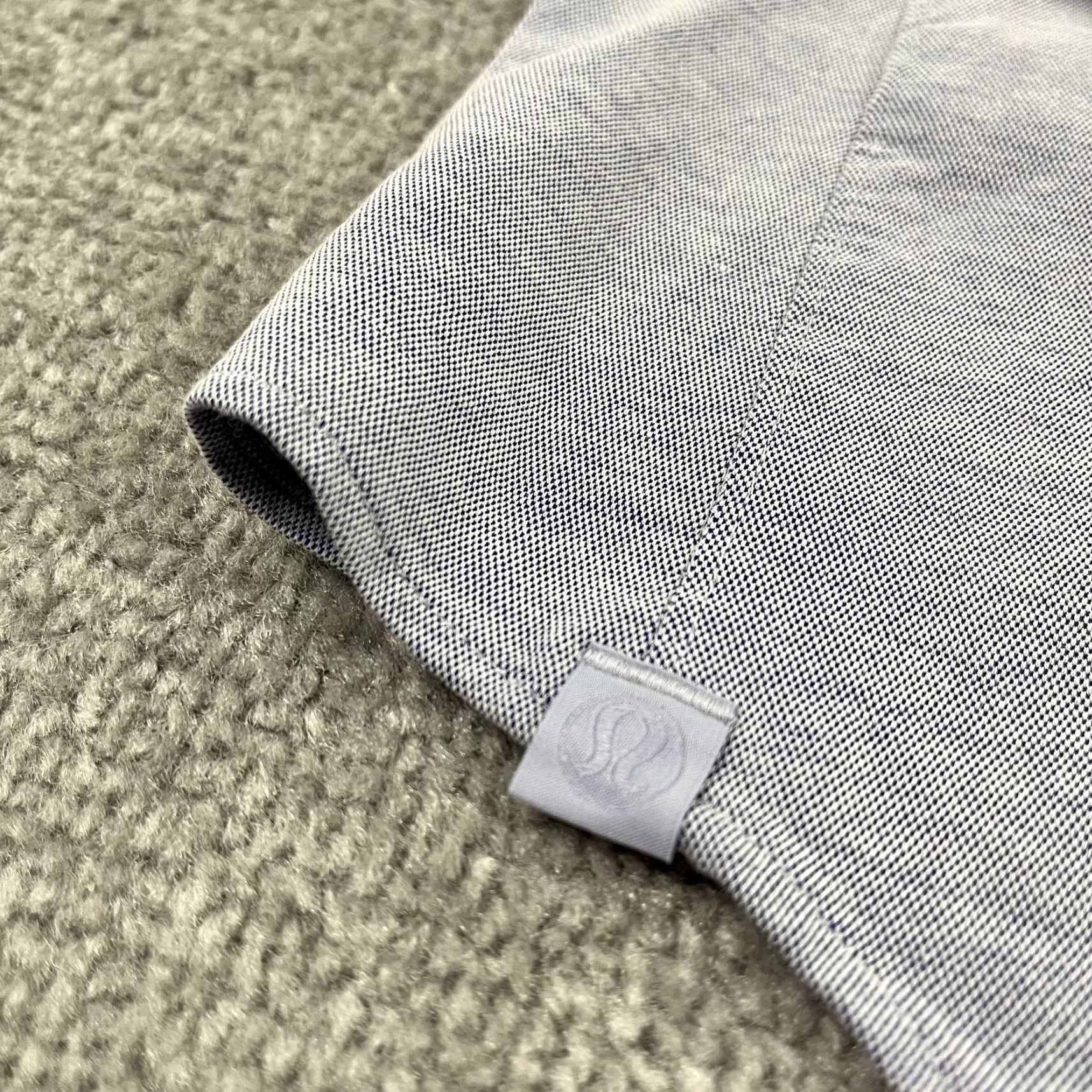 Lululemon Lululemon Shirt Mens Large Blue Performance Button Up Long Sleeve Stretch Casual Size US L / EU 52-54 / 3 - 3 Thumbnail