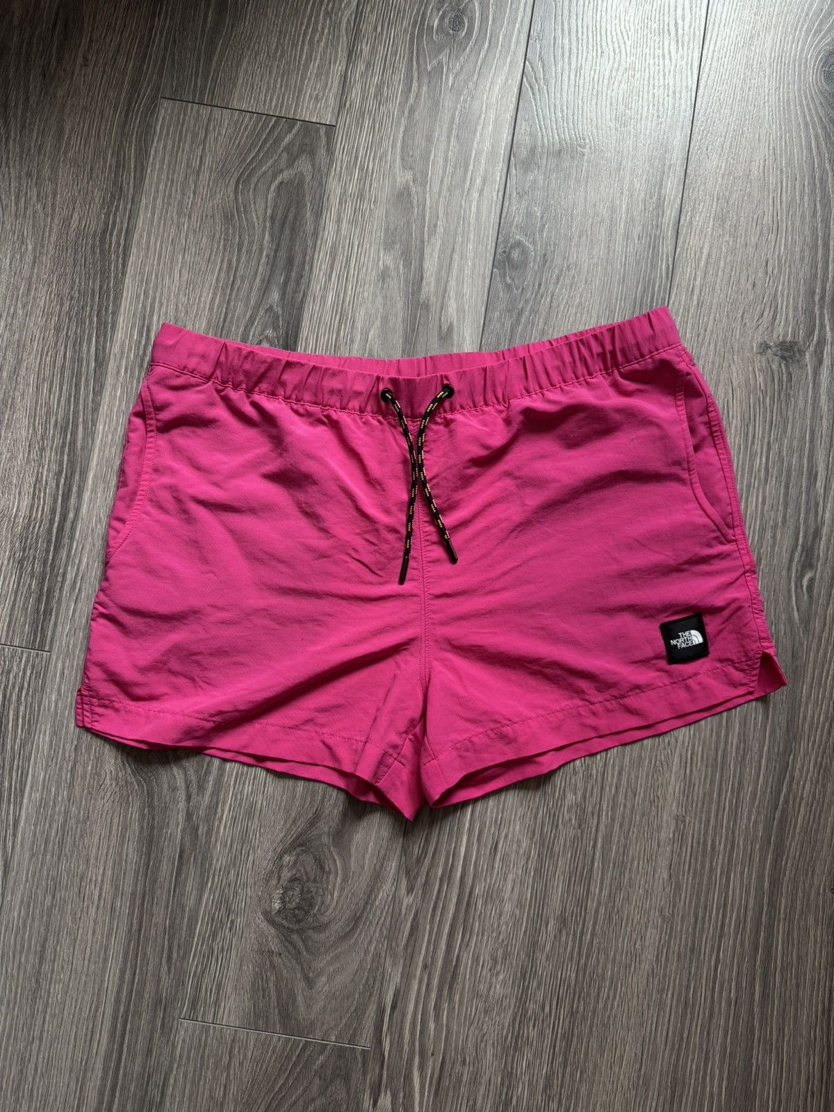 The North Face The North face nylon box logo shorts L men’s Size US 33 - 1 Thumbnail