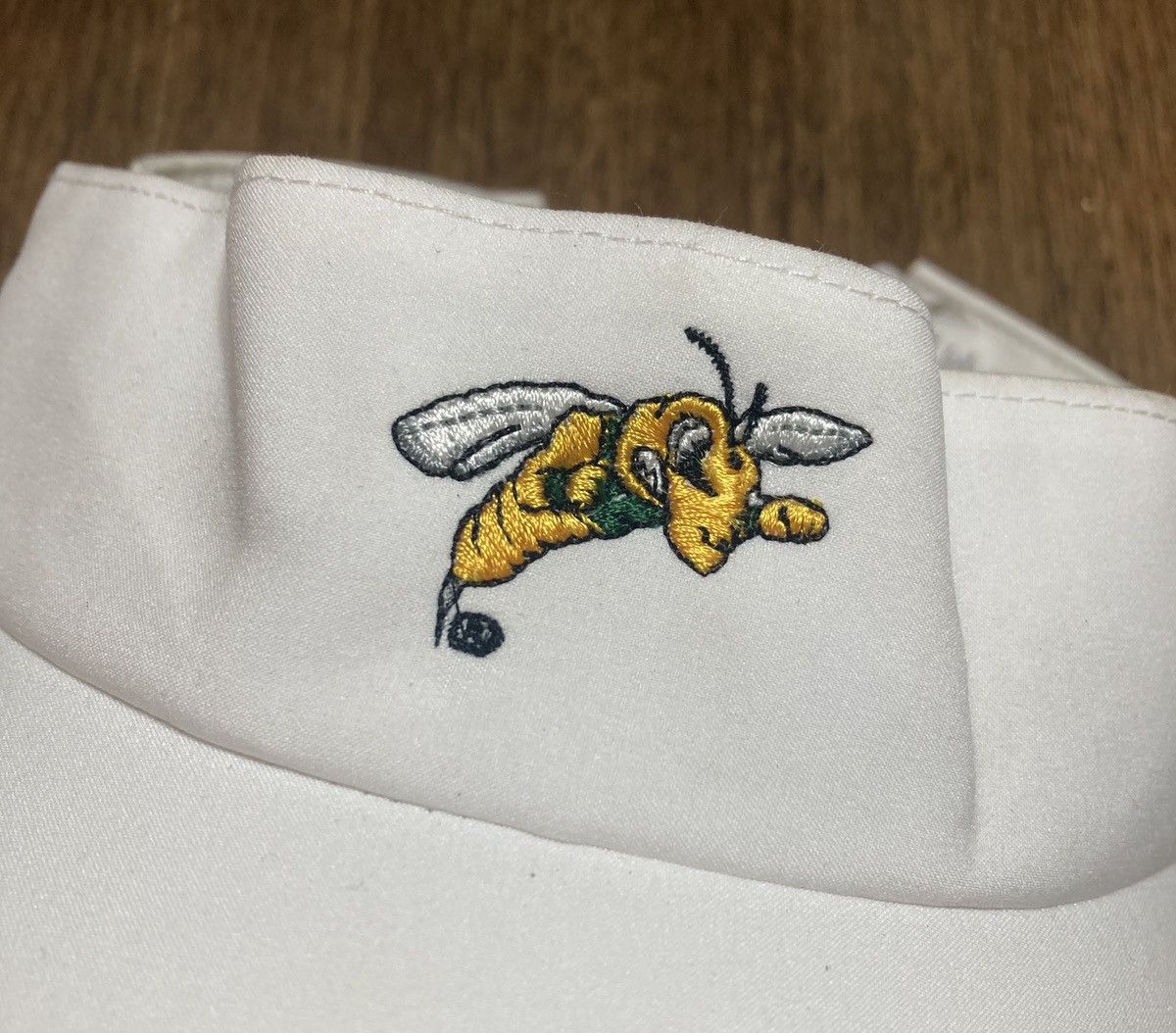 Vintage Under Armour Visor Women’s OSFA Fighting Hornet Logo White Size ONE SIZE - 2 Thumbnail