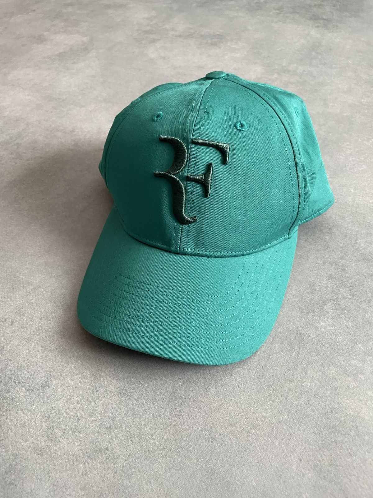 Uniqlo Roger Federer X Uniqlo Embroidered Logo OS Size ONE SIZE - 1 Thumbnail