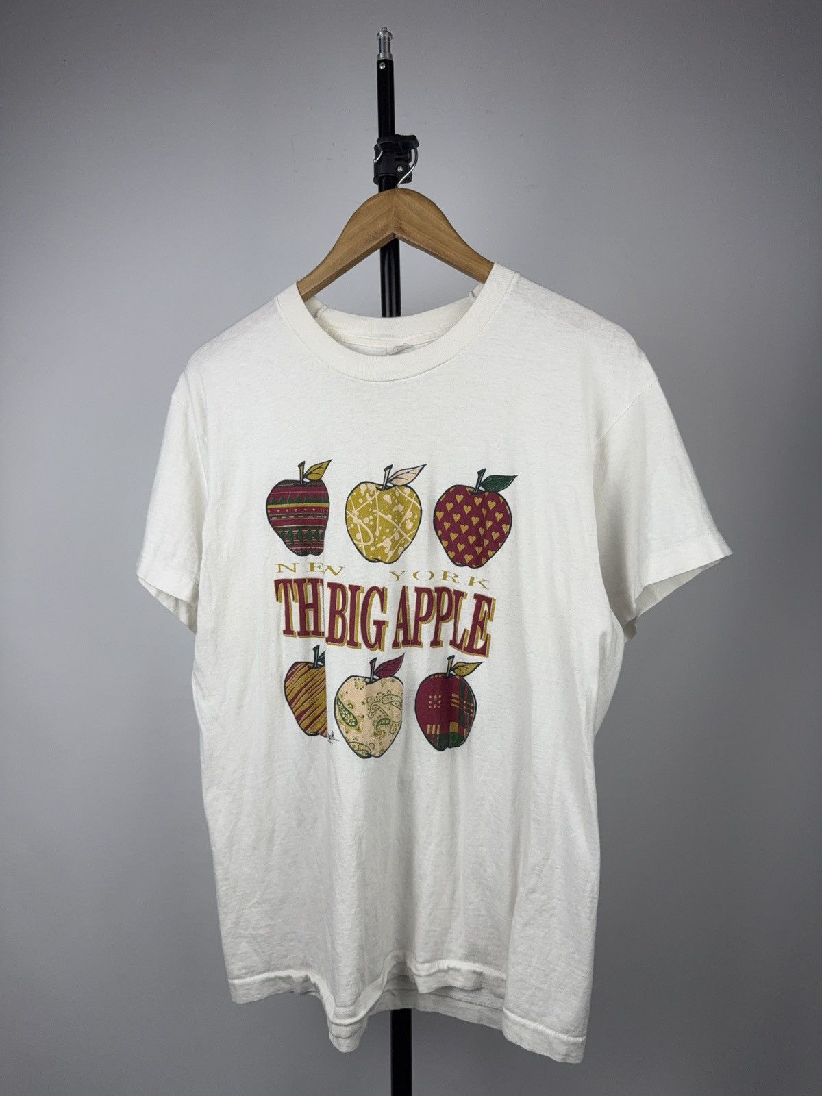 Vintage Vintage 1995 New York Big Apple Graphic Tourist T Shirt Size US L / EU 52-54 / 3 - 1 Thumbnail