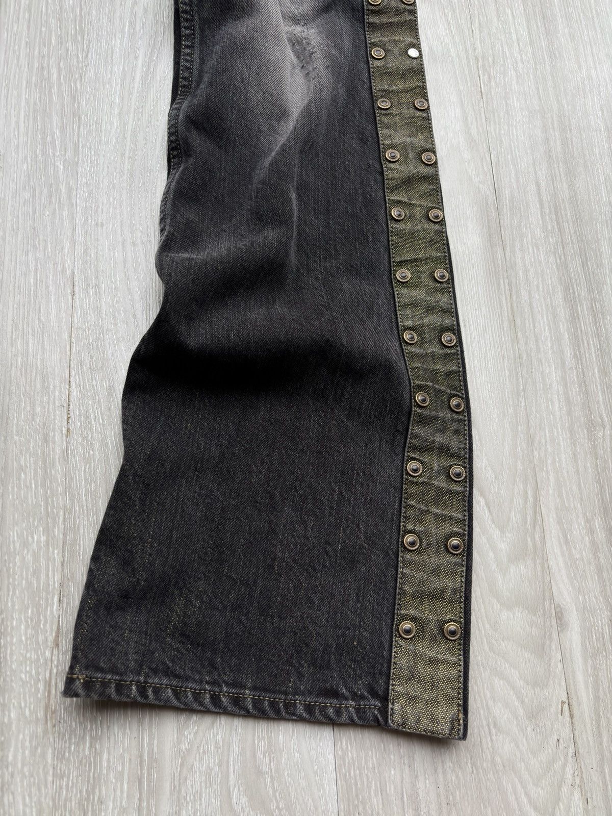 Japanese Brand ARTISAN studded flare jeans Size US 29 - 2 Thumbnail