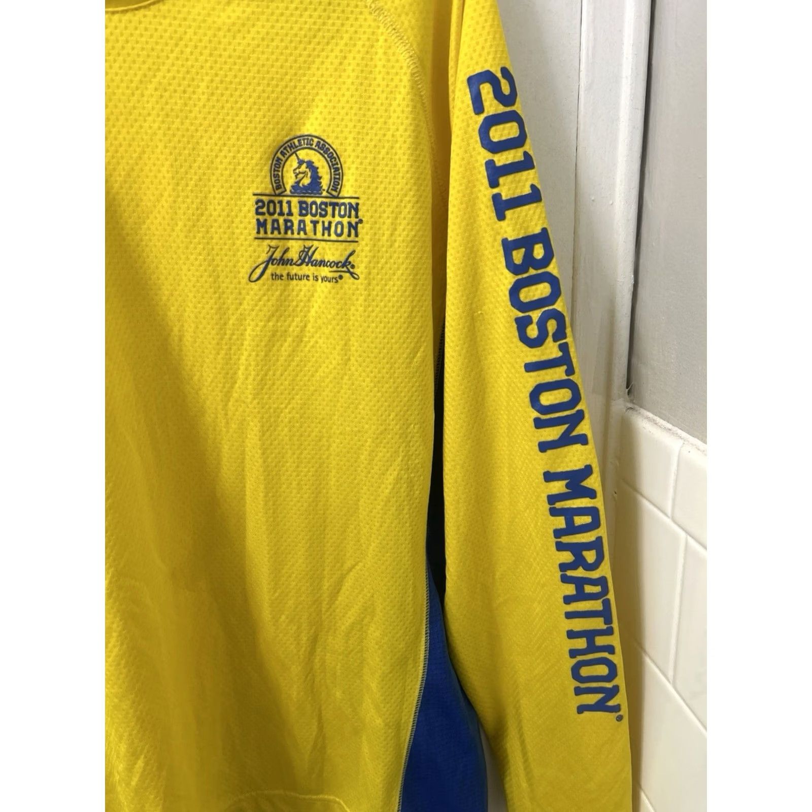 Adidas Adidas Boston Marathon 2011 Shirt Mens Medium Yellow Blue ClimaCool Running L/S Size US M / EU 48-50 / 2 - 4 Thumbnail