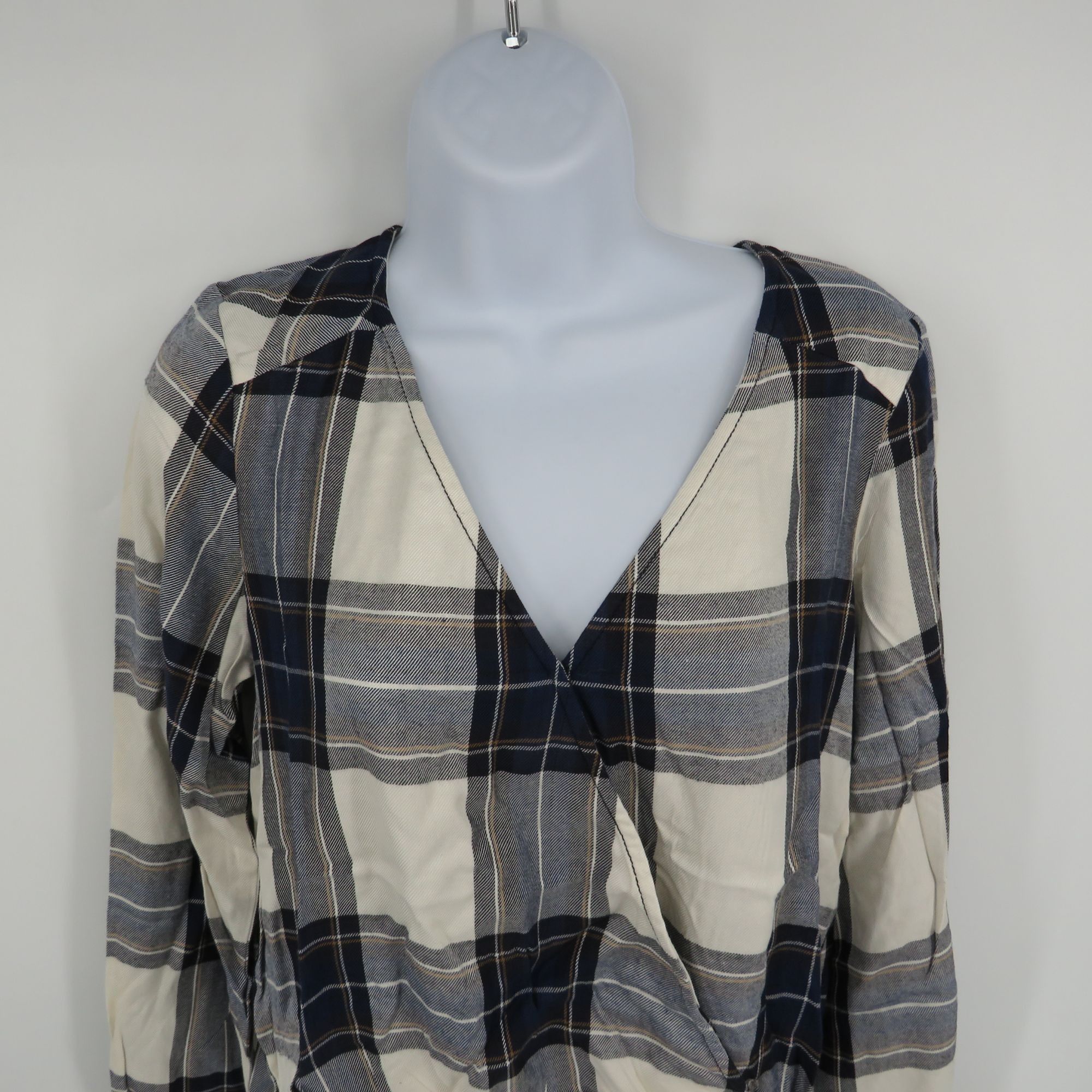 Sanctuary Sanctuary Women's Plaid V-Neck Long Sleeve Blouse Size XXS N Size XXS / US 00 / IT 34 - 2 Thumbnail