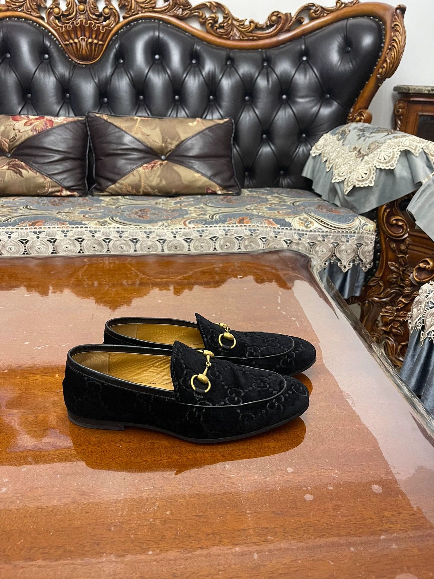 Gucci Gucci Men's Classic Velvet Full Logo Versatile 6.5 Size US 6.5 / EU 39-40 - 2 Thumbnail