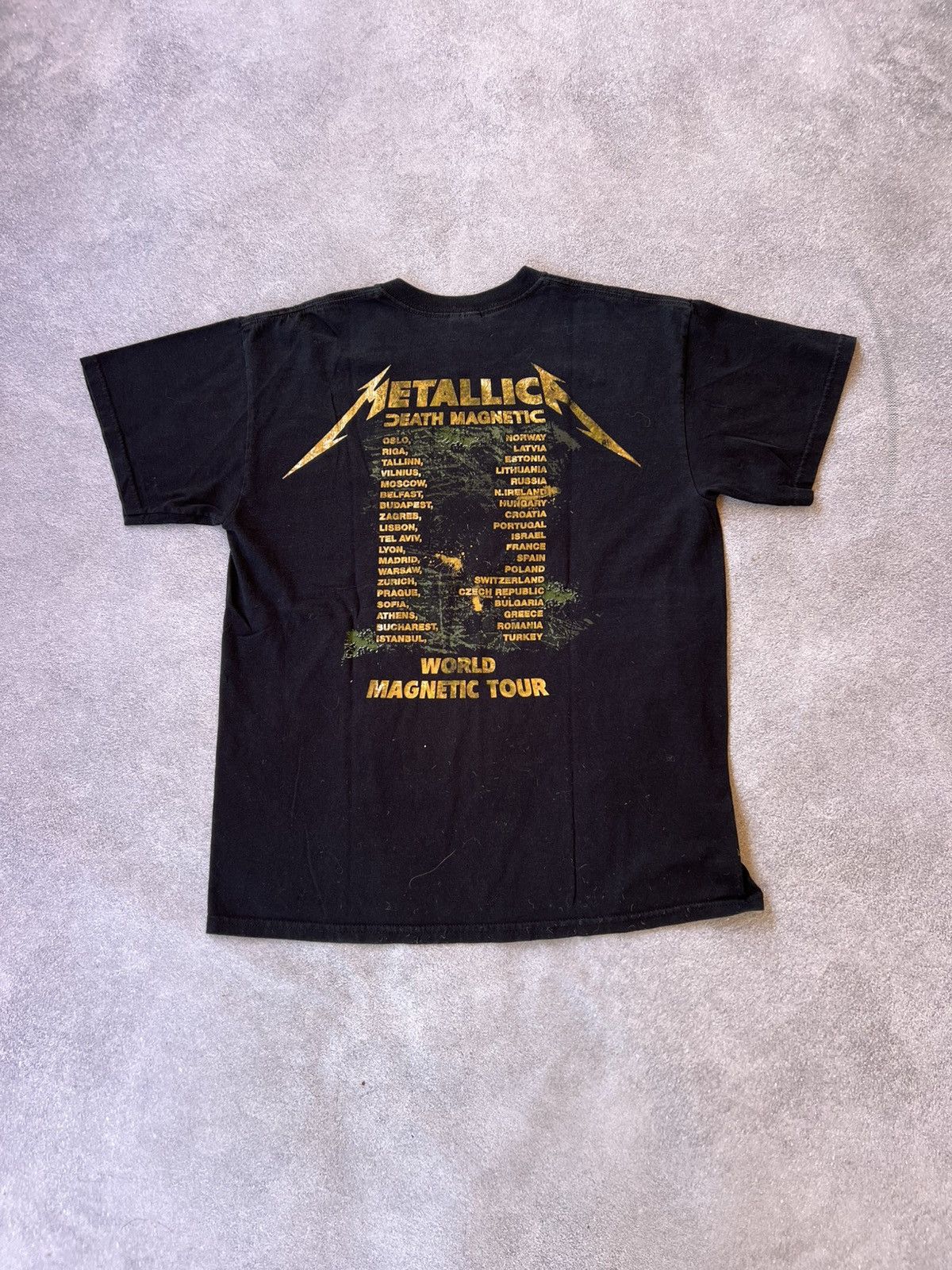 Band Tees Metallica “Death Magnetic” 2008 Tour Merch Tee Shirt Size US M / EU 48-50 / 2 - 7 Thumbnail