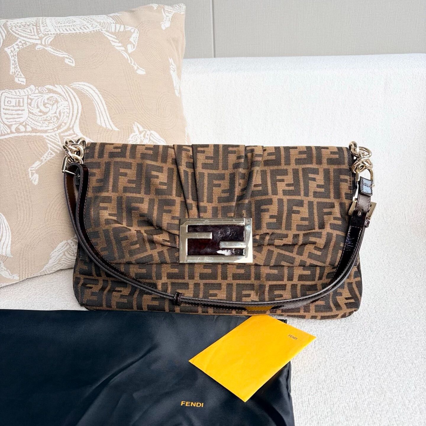 Fendi Pre-loved Bag Very good condition Size ONE SIZE - 1 Thumbnail