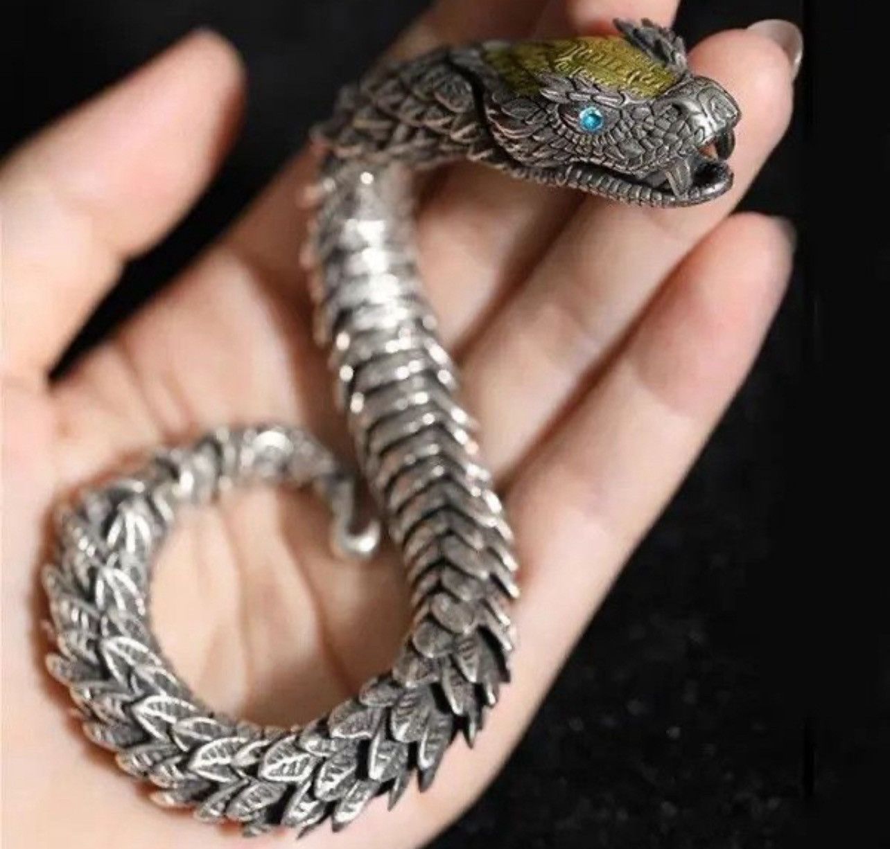 Japanese Brand 22cm Length 3D Medusa Rattlesnake Handmade Bracelet Size ONE SIZE - 3 Thumbnail