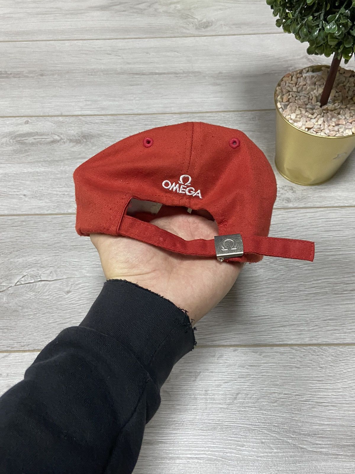 Peak Performance Omega red cap Crans Montana hat Size ONE SIZE - 3 Thumbnail
