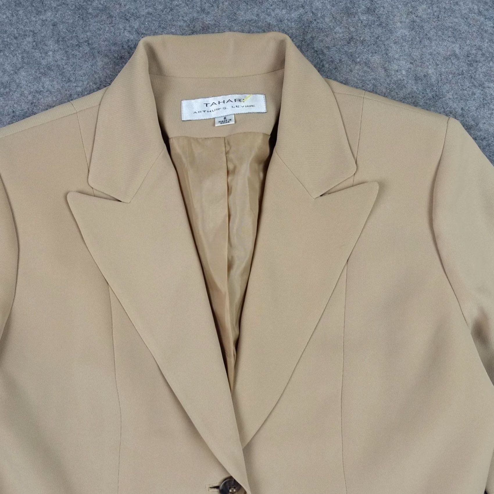 Vintage Tahari Blazer Womens 6 Tan Two Button Career Office Jacket ASL Solid Twill Polyester Lined Regular Size 6 Wardrobe Basic Jacket Womens Mens? Size M / US 6-8 / IT 42-44 - 2 Thumbnail
