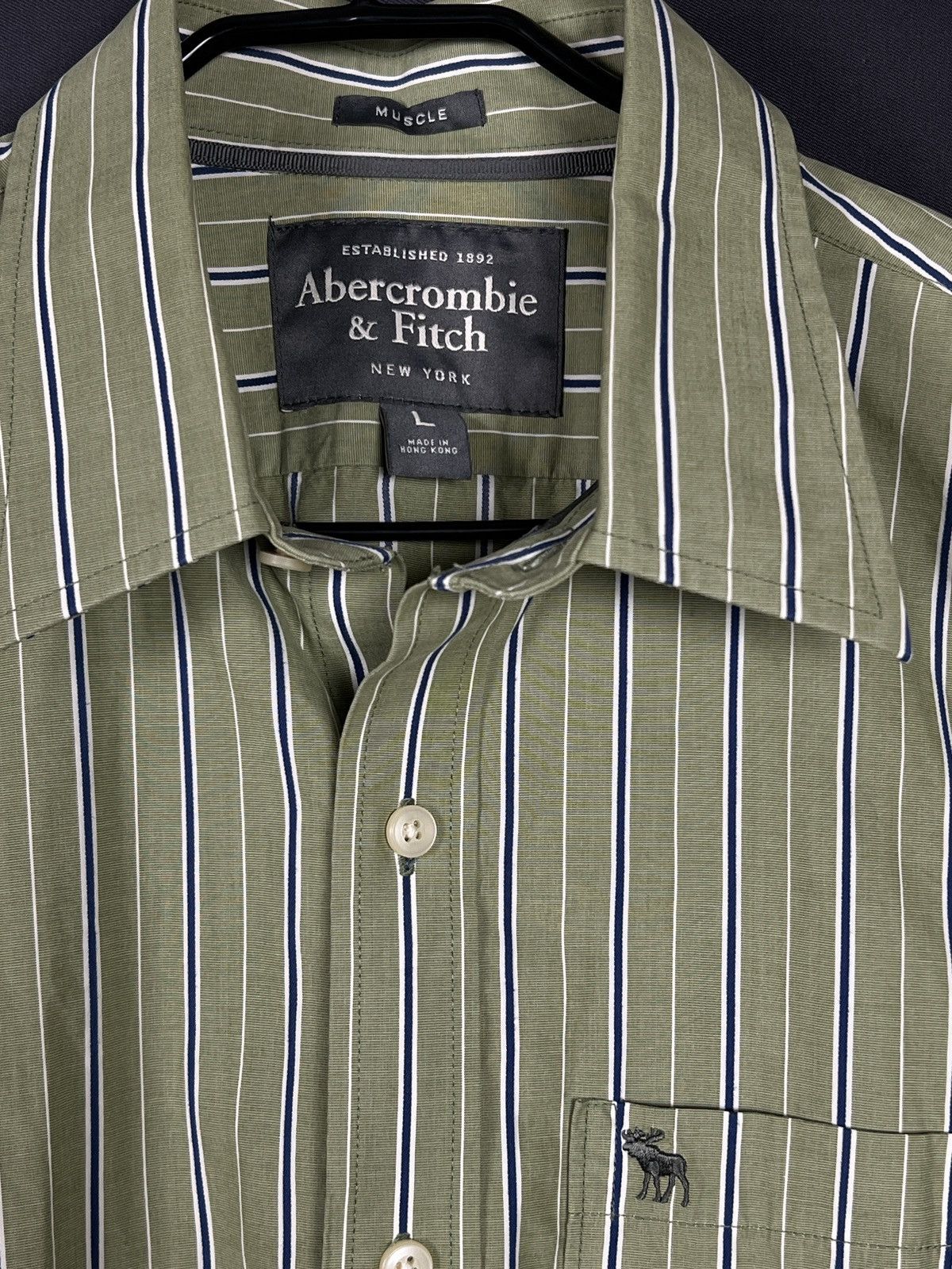Abercrombie & Fitch Abercrombie & Fitch Striped Muscle Fit Button Down Shirt L Size US L / EU 52-54 / 3 - 3 Thumbnail