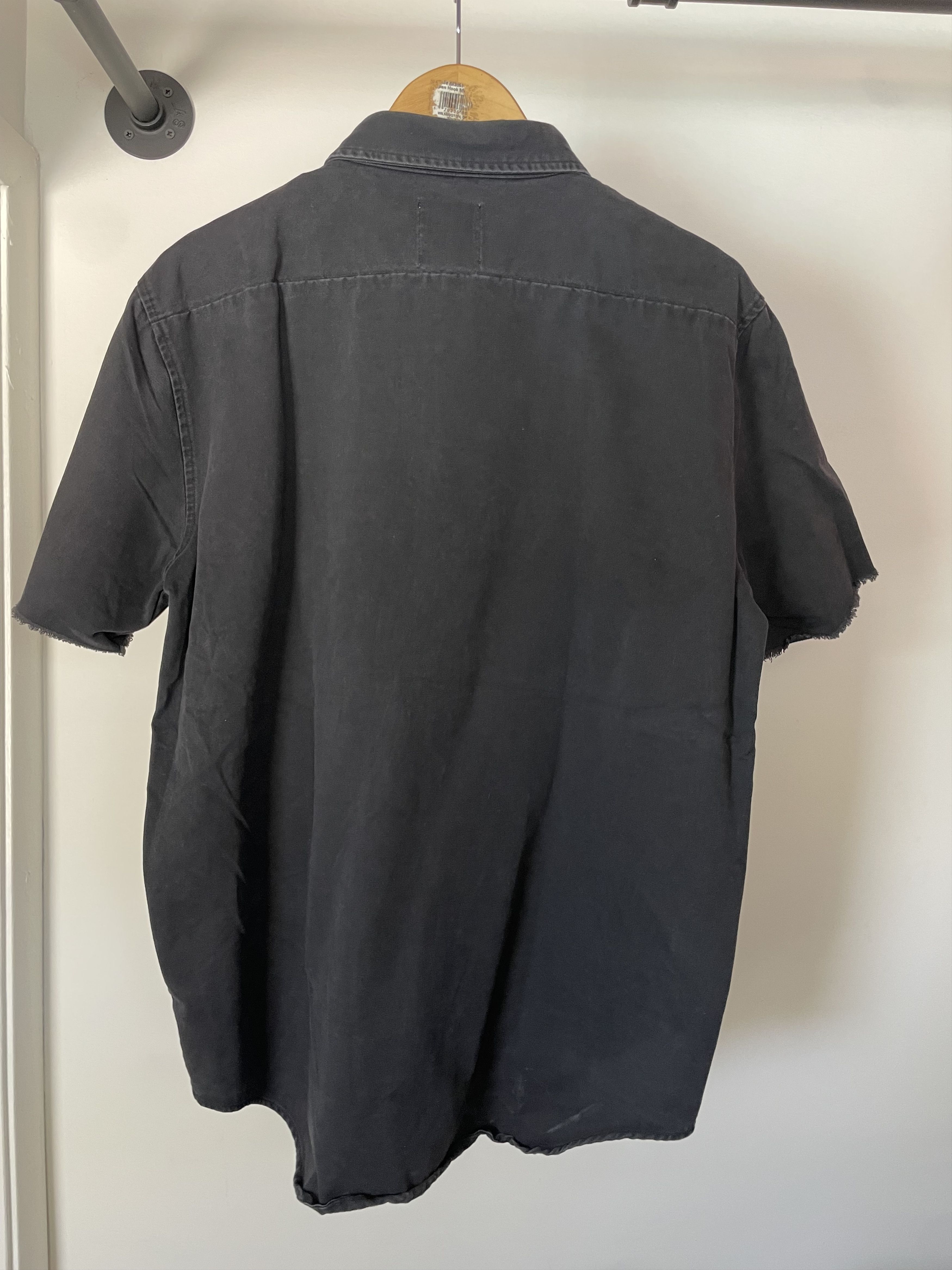 UNIF UNIF Prayer Hands button-up Size US M / EU 48-50 / 2 - 2 Thumbnail