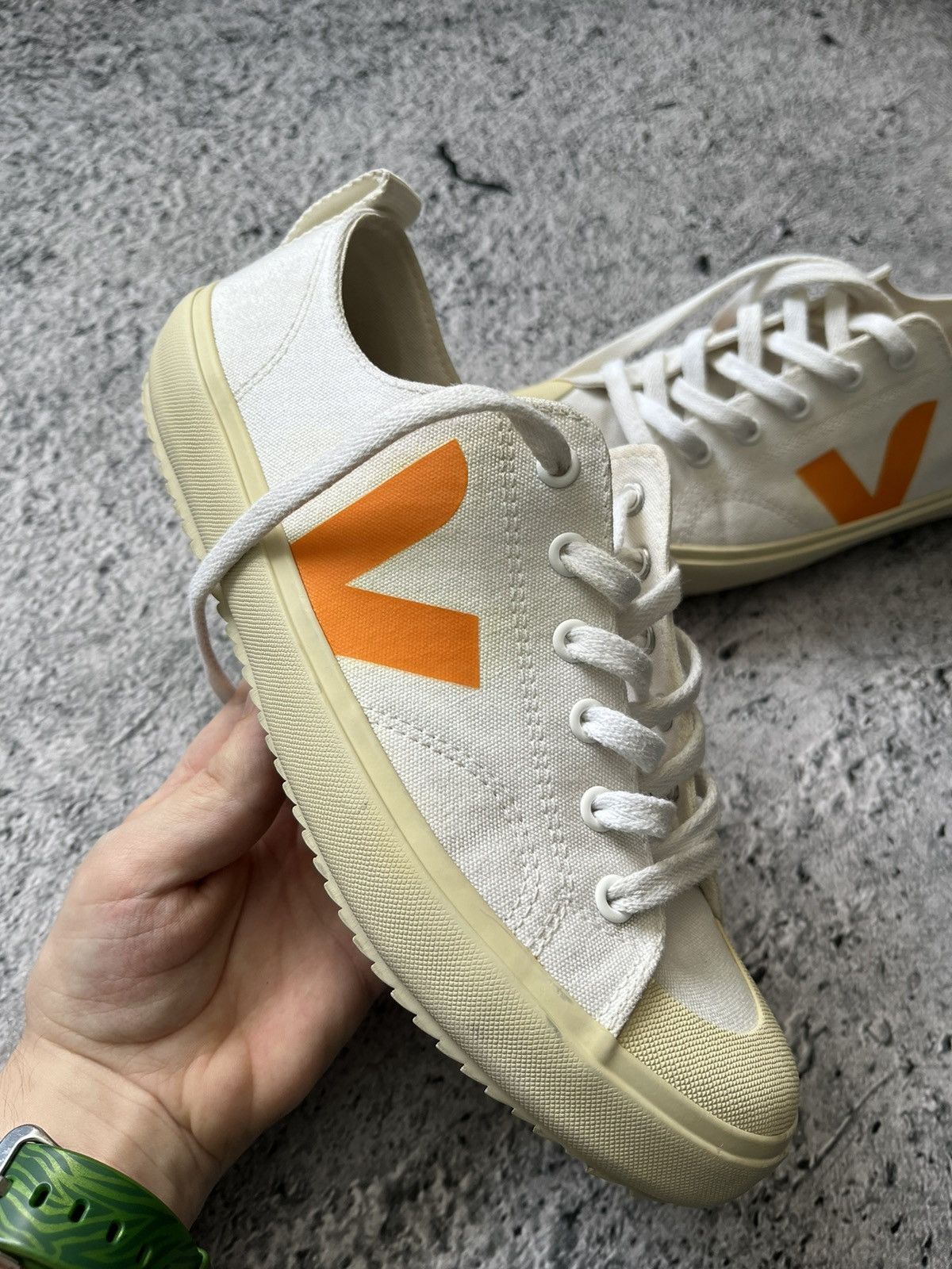 Veja Veja Nova Trainers White Ouro F Size US 6.5 / EU 39-40 - 2 Thumbnail