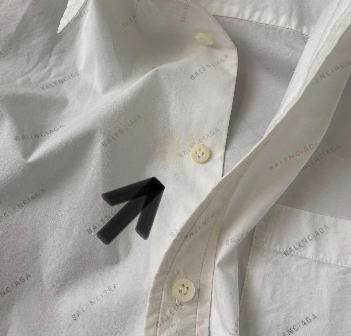 Balenciaga Balenciaga All-Over Logo Print Shirt Size US L / EU 52-54 / 3 - 4 Thumbnail