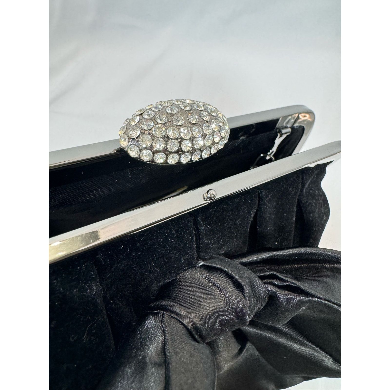 Neiman Marcus Neiman Marcus Black Velvet Vintage Clutch Size ONE SIZE - 6 Thumbnail