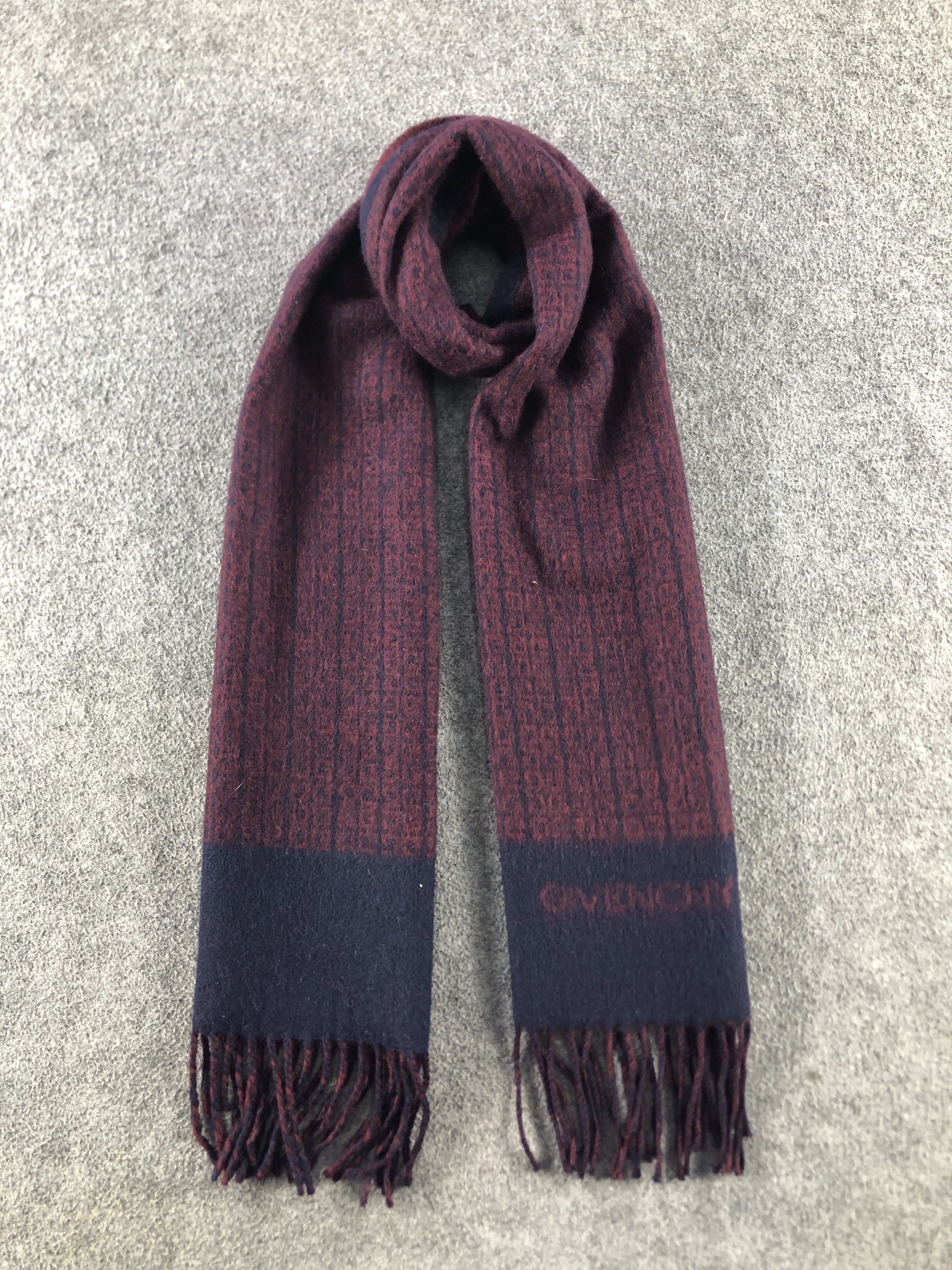 Givenchy Givenchy Scarf / Muffler / Neckwear P869 Size ONE SIZE - 1 Thumbnail