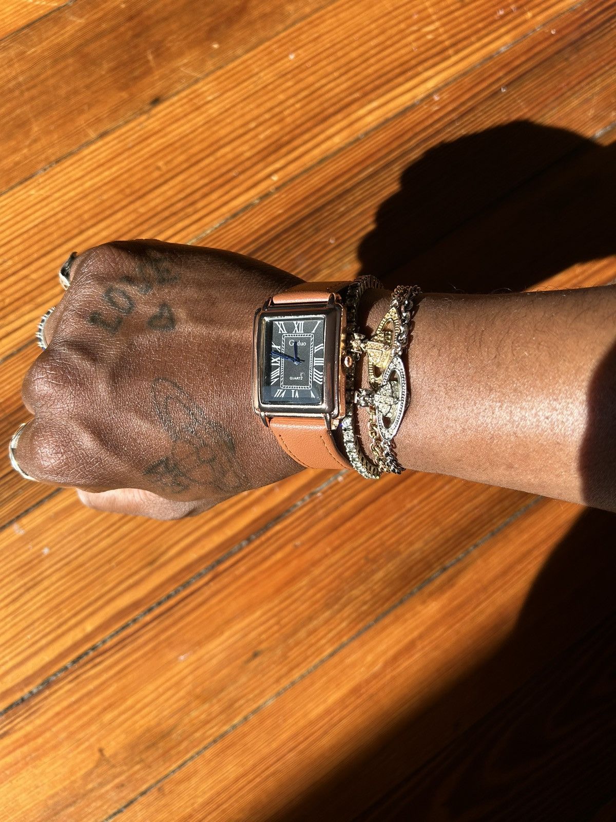 Vintage Vintage 90s vintage retro luxury style quartz leather watch Size ONE SIZE - 4 Thumbnail