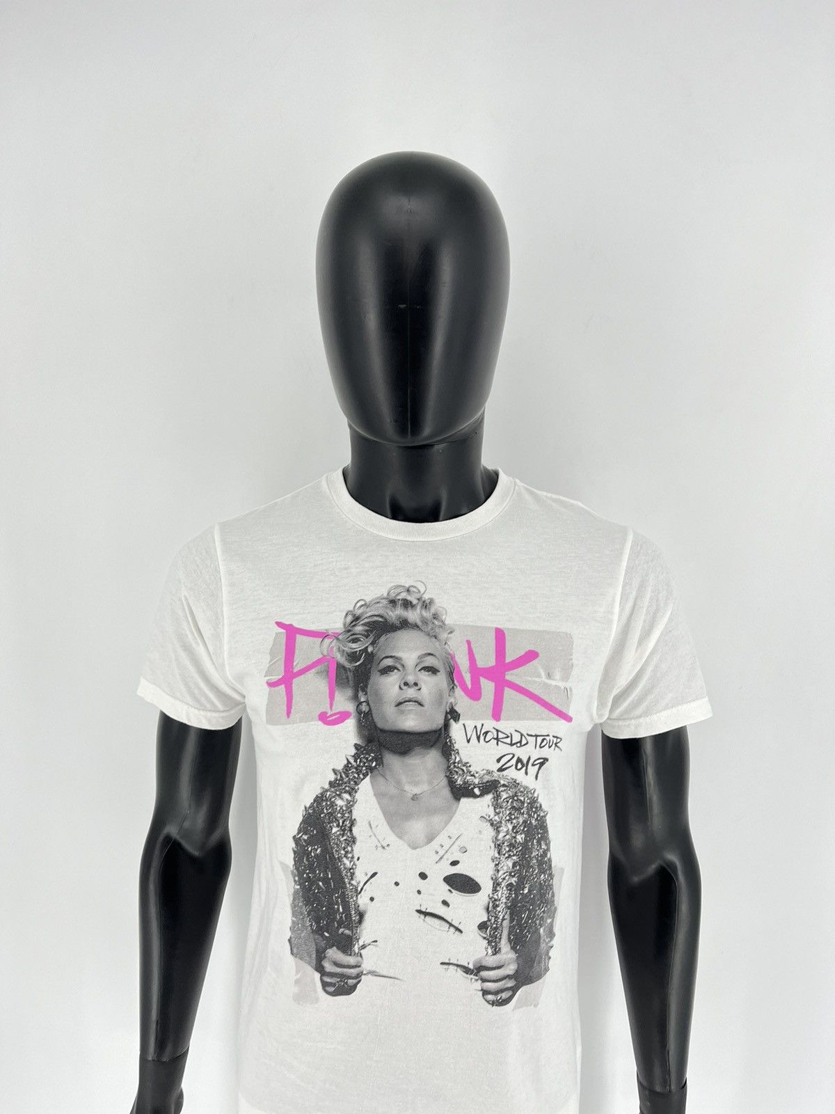 Band Tees × Pink Vintage Y2K Pink Fun House Tour American Singer Artist Tee Size US M / EU 48-50 / 2 - 5 Thumbnail