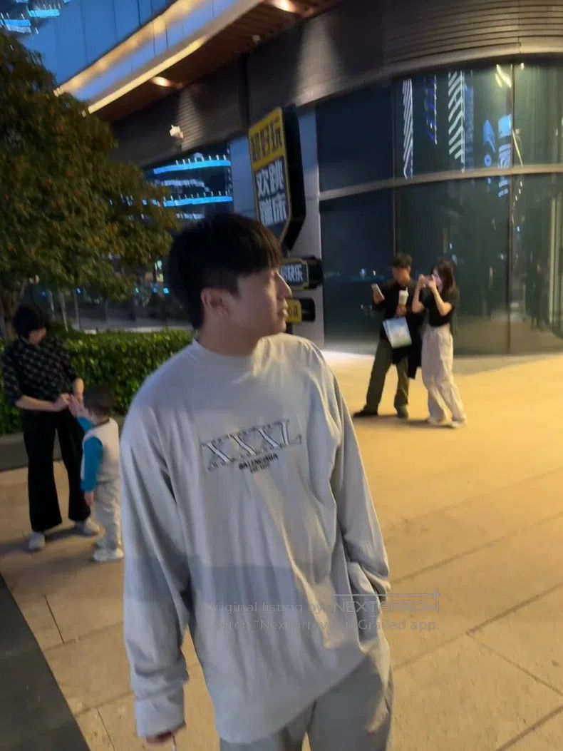 Balenciaga Balenciaga Long Sleeve Size US M / EU 48-50 / 2 - 5 Thumbnail