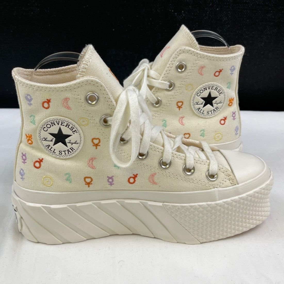 Converse Cuck Taylor Women's White Shoes/Sneakers Sz 5 SKU 4