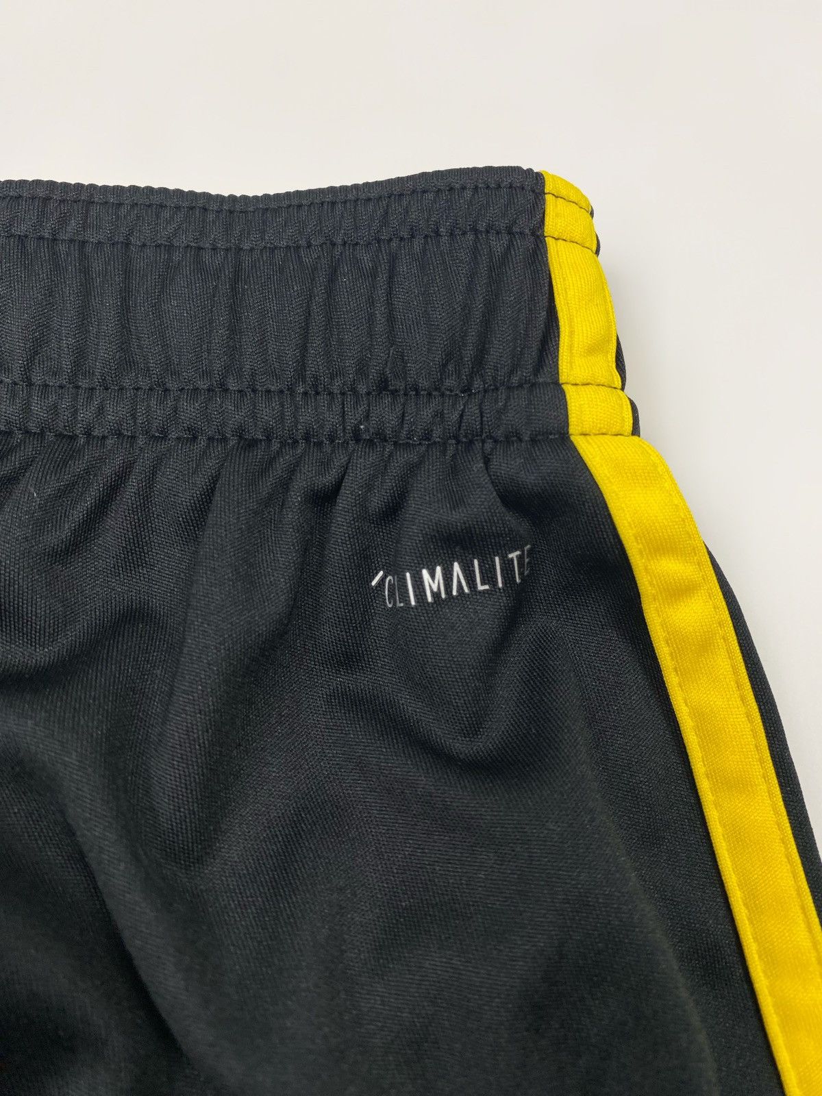 Adidas Season 2019/20 Adidas Arsenal FC Soccer Football Shorts Size US 34 / EU 50 - 6 Thumbnail