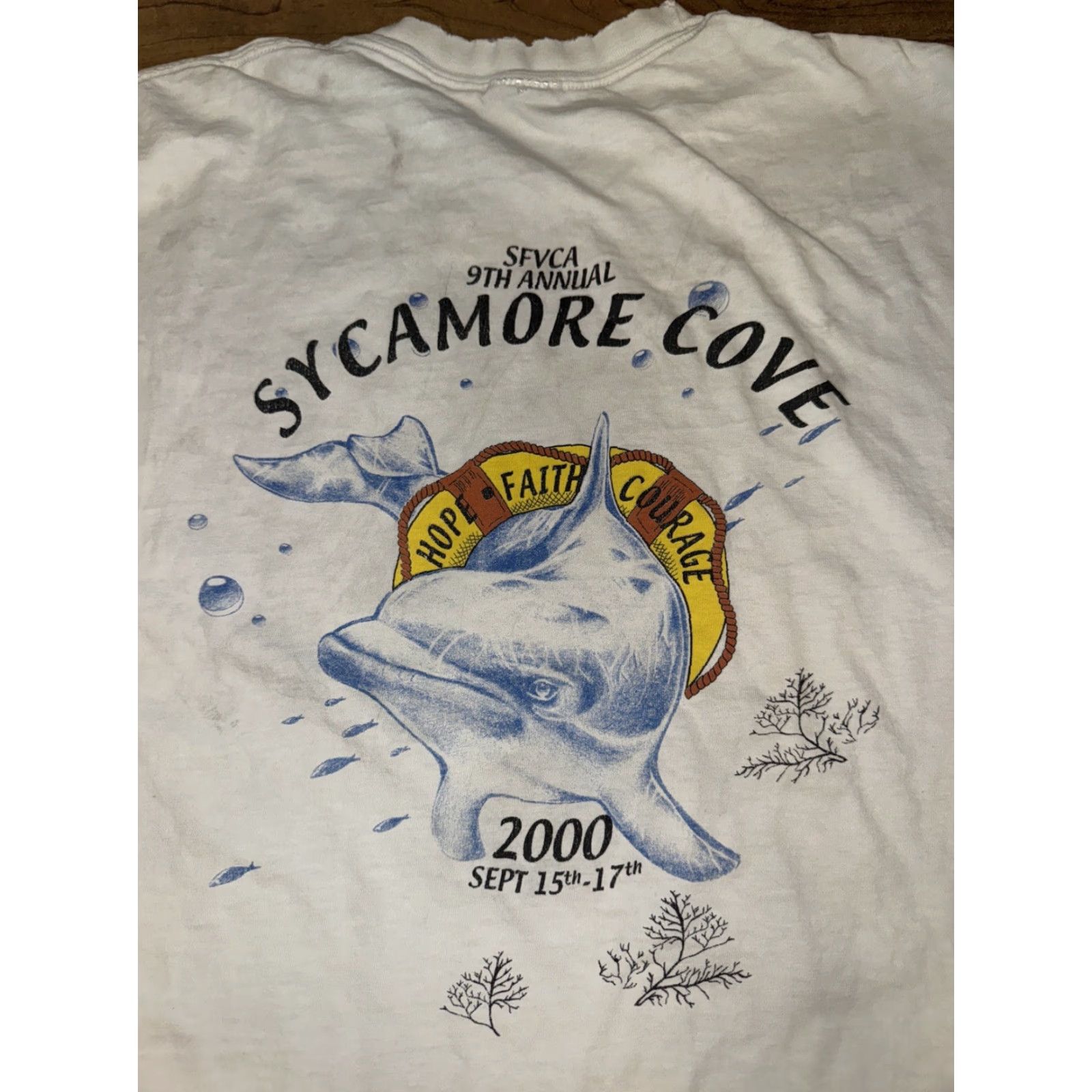 Vintage VINTAGE Dolphin T-Shirt Mens XL White 23X27 Distressed Y2K Dolphin White T-Shirt 23X27 LX? Size US XL / EU 56 / 4 - 2 Thumbnail