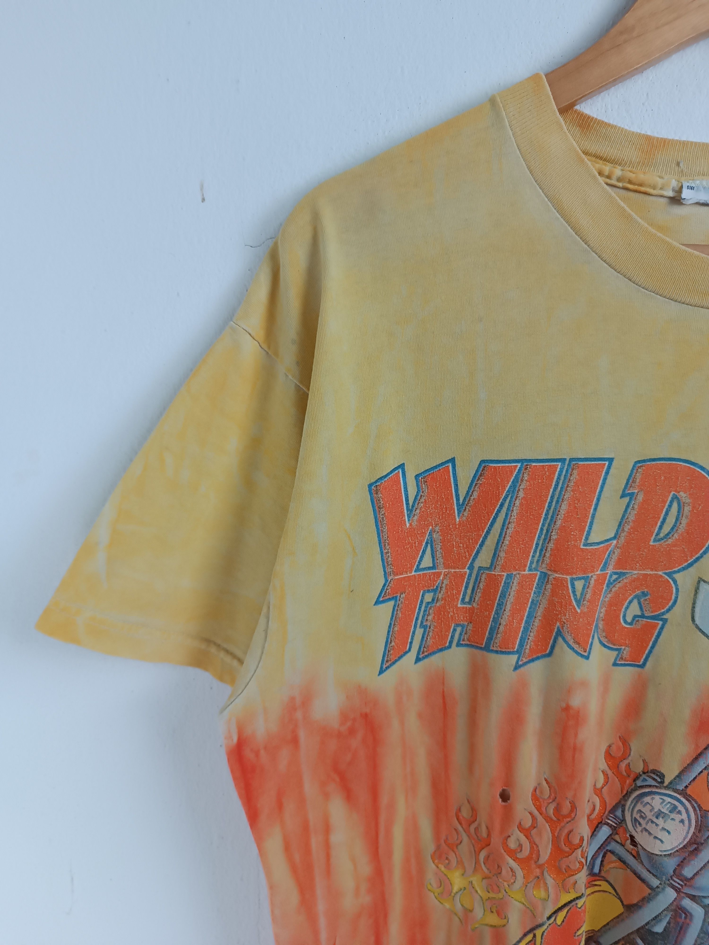 Disney VINTAGE 90'S TWEETY WILD THING HARLEY DAVIDSON AOP TEE RARE Size US L / EU 52-54 / 3 - 5 Thumbnail