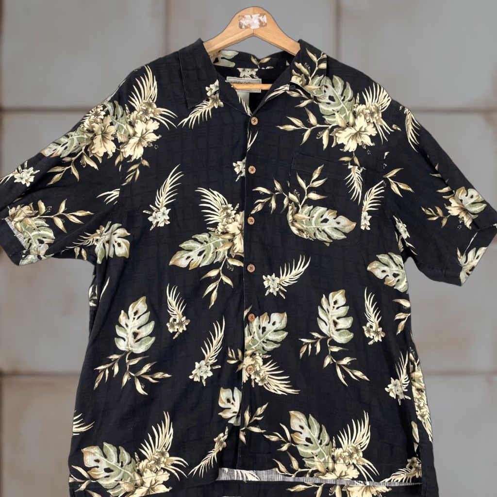 Paradise Paradise Collection by Cezani Silk Floral Tropical Aloha Hawaiian Shirt Mens L Black Button-Up Short Sleeve Size US L / EU 52-54 / 3 - 1 Thumbnail