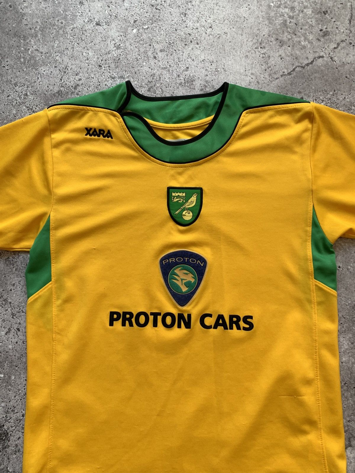 Other 🔥XARA NORWICH CITY 2005/06 HOME FOOTBALL SOCCER JERSEY KIT Size US S / EU 44-46 / 1 - 2 Thumbnail