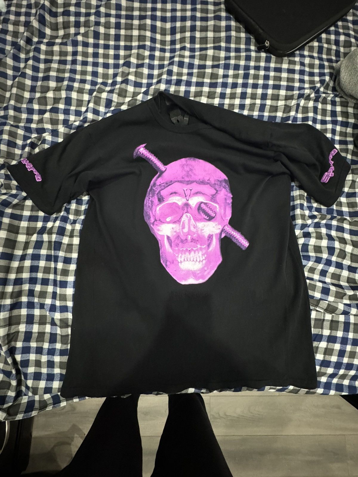 Vlone hotsell screwhead shirt