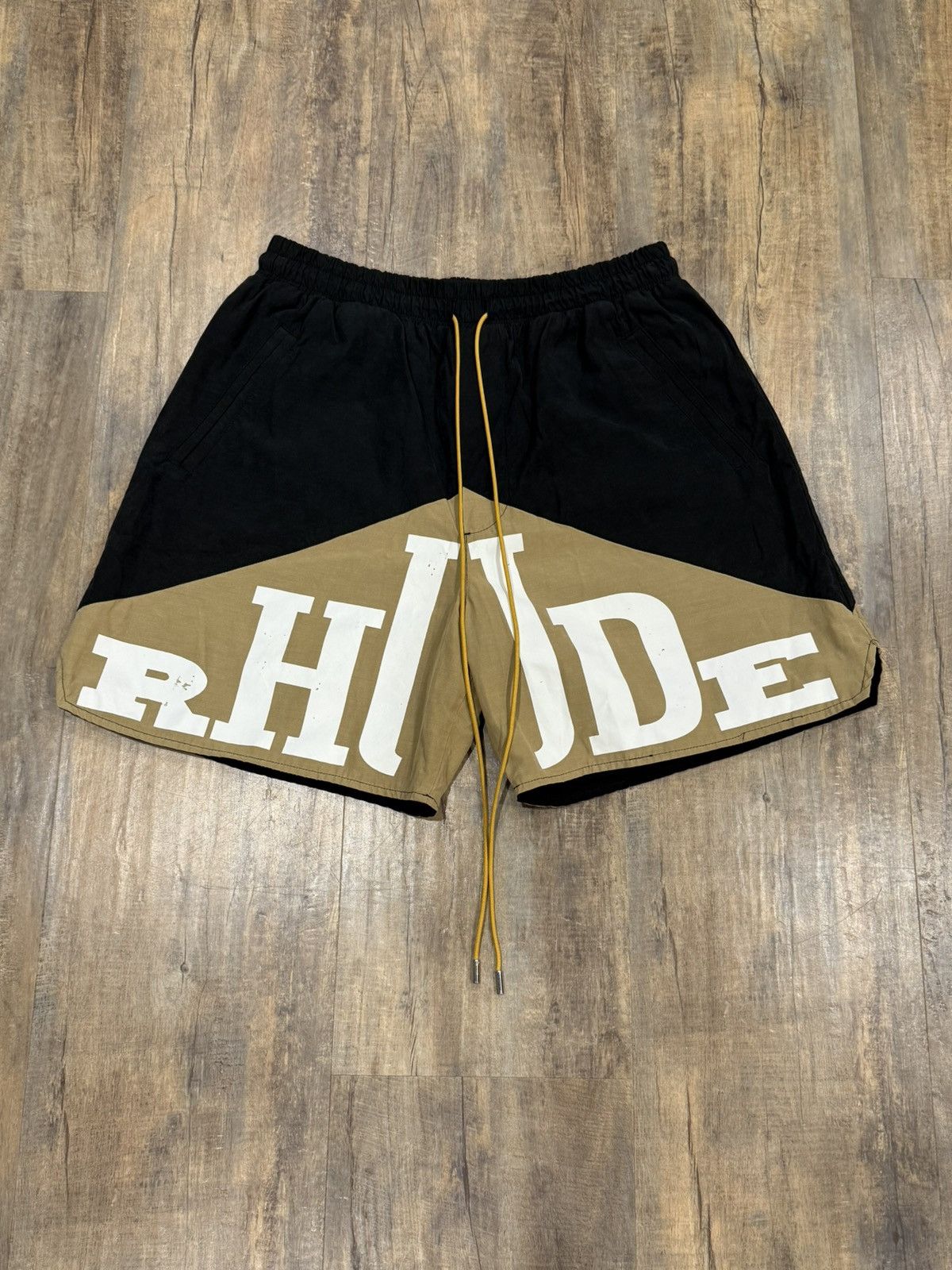 Rhude RARE Rhude Yachting Shorts Logo Black Brown Cupro Size US 32 / EU 48 - 1 Thumbnail