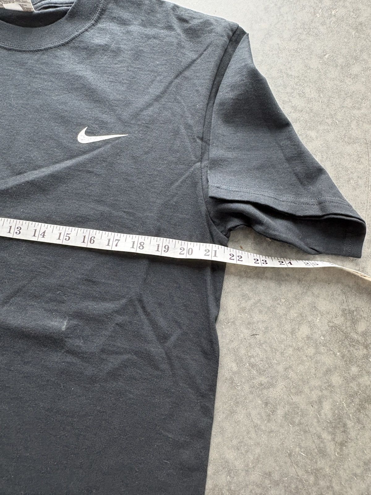 Nike Vintage Y2K Nike Swoosh Tee Size US L / EU 52-54 / 3 - 5 Thumbnail