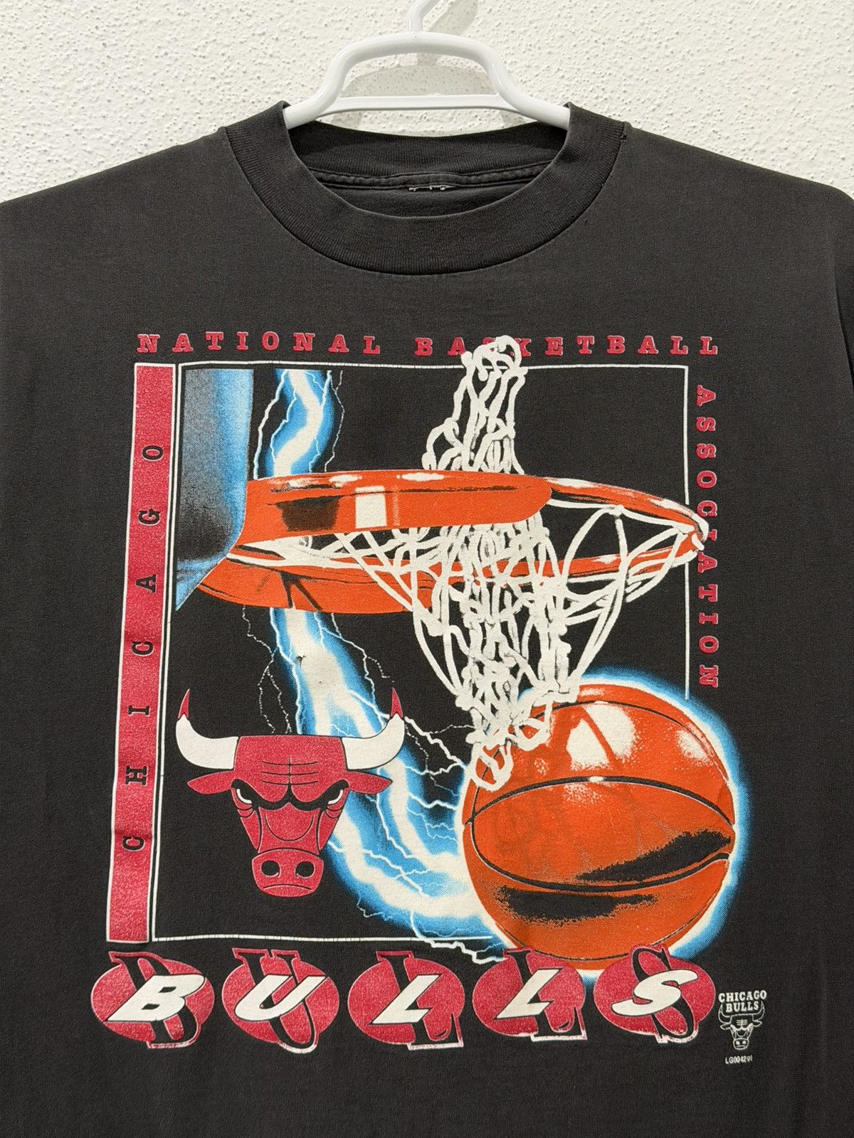 Logo 7 Vintage 90s Chicago Bulls Lightning Graphic Tee NBA Logo 7 Size US XL / EU 56 / 4 - 2 Thumbnail