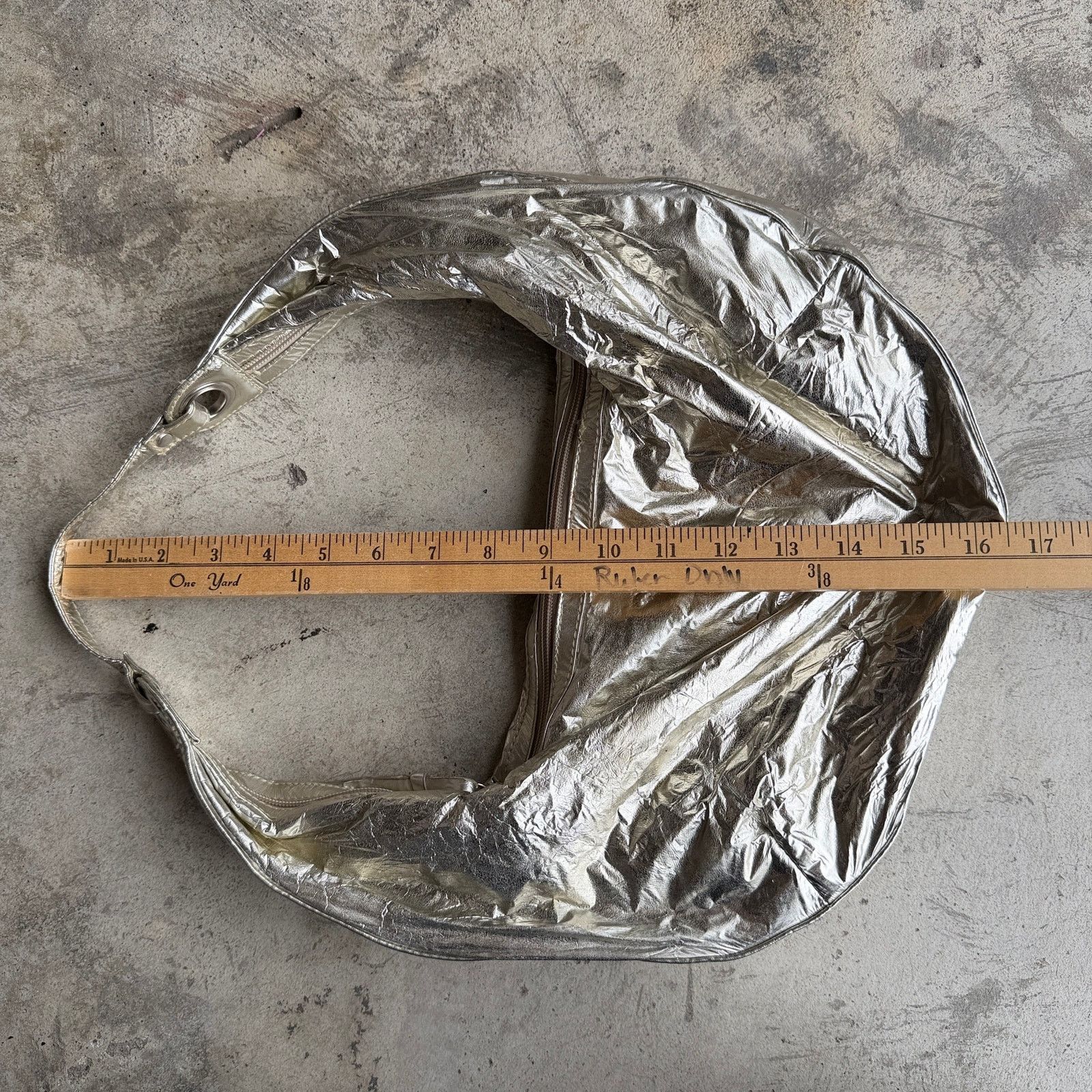 Other Y2K Silver Metallic Slouch Hobo Shoulder Bag Futuristic Size ONE SIZE - 7 Thumbnail