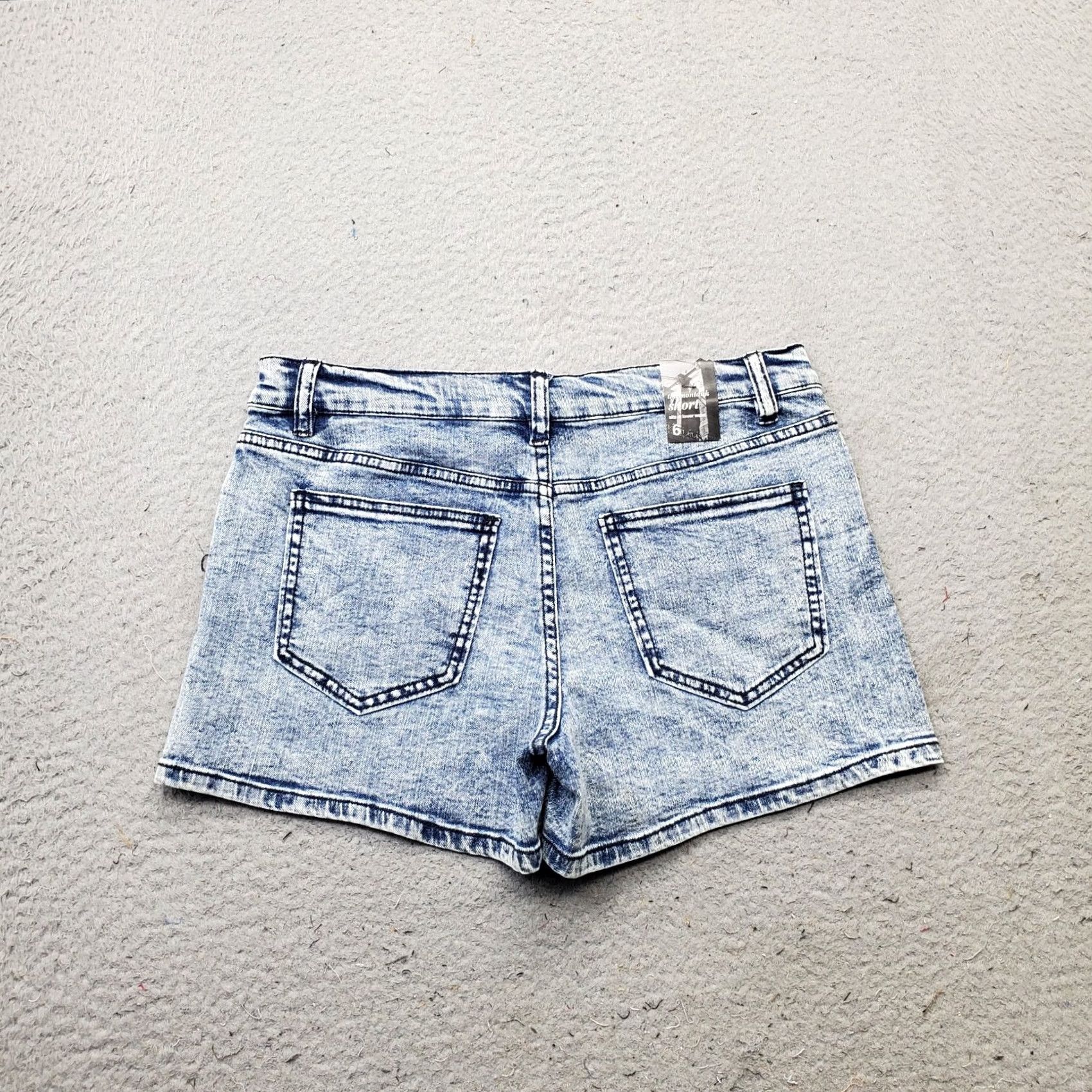 Vintage New York & Company Montauk Jeans Shorts Womens 6 Blue Denim Stretch Lower Waist 5-Pocket Design 3.75 Inseam Casual Outdoor Mens Womens Girls Size 28" / US 6 / IT 42 - 2 Thumbnail