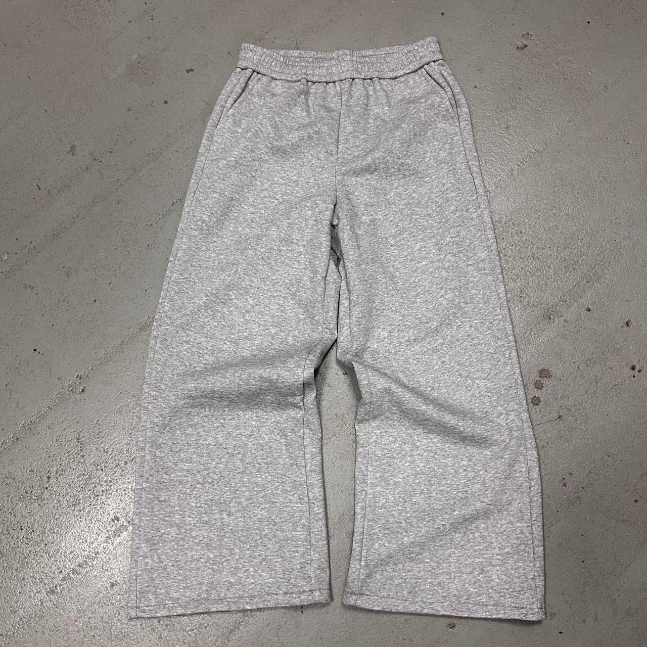 GREY WIDE LEG BAGGY SWEATPANTS 30 WAIST